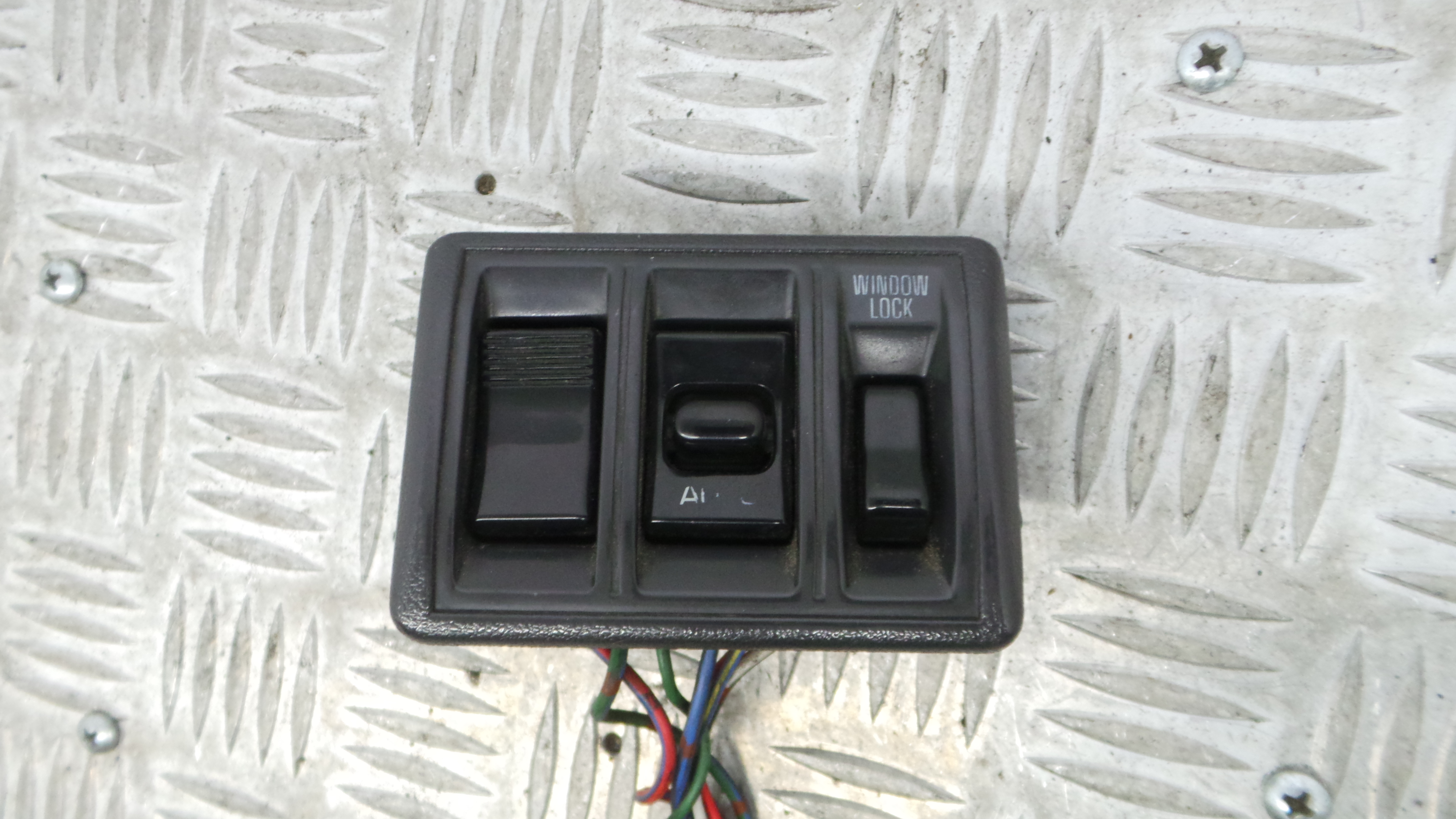 Botões da Consola  203-2074 - TOYOTA HIACE IV Caixa (__H1_, __H2_)-33199059