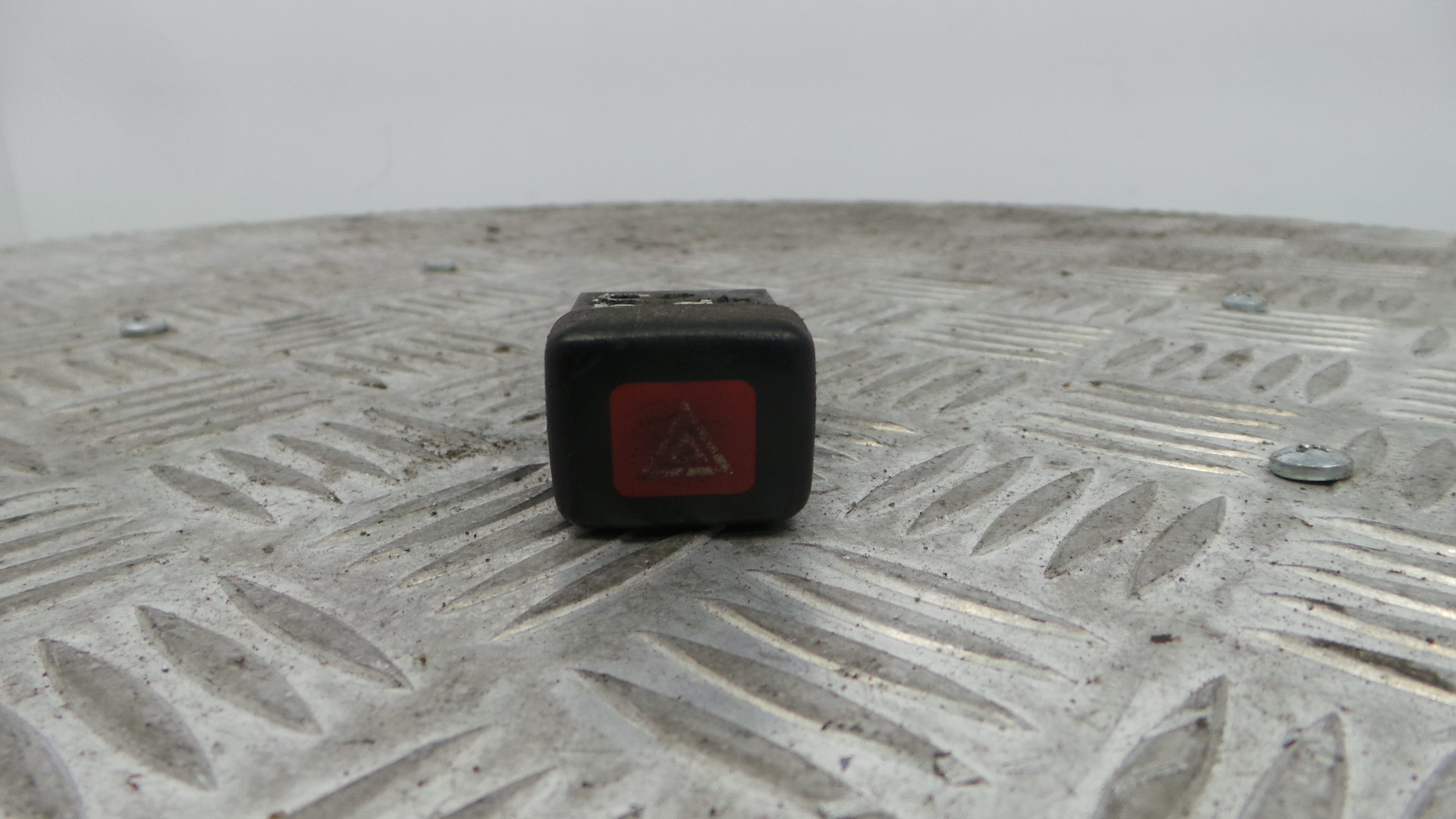 warning 4 piscas MR911155 - MITSUBISHI CARISMA (DA_)-33199072