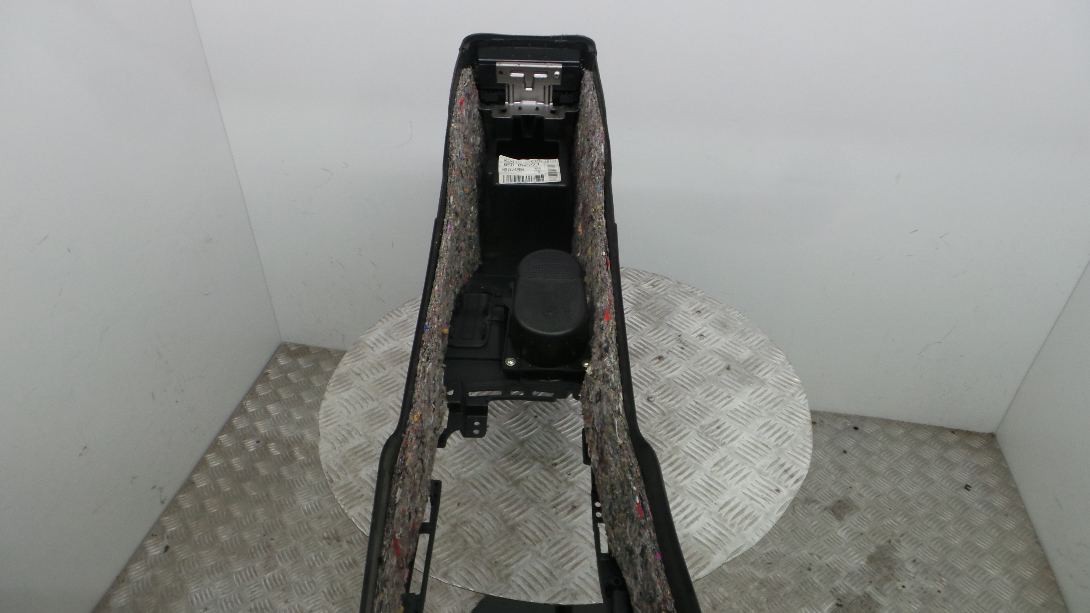 Apoio de Braço 84611-1H600 - KIA CEE'D Hatchback (ED)-33199327