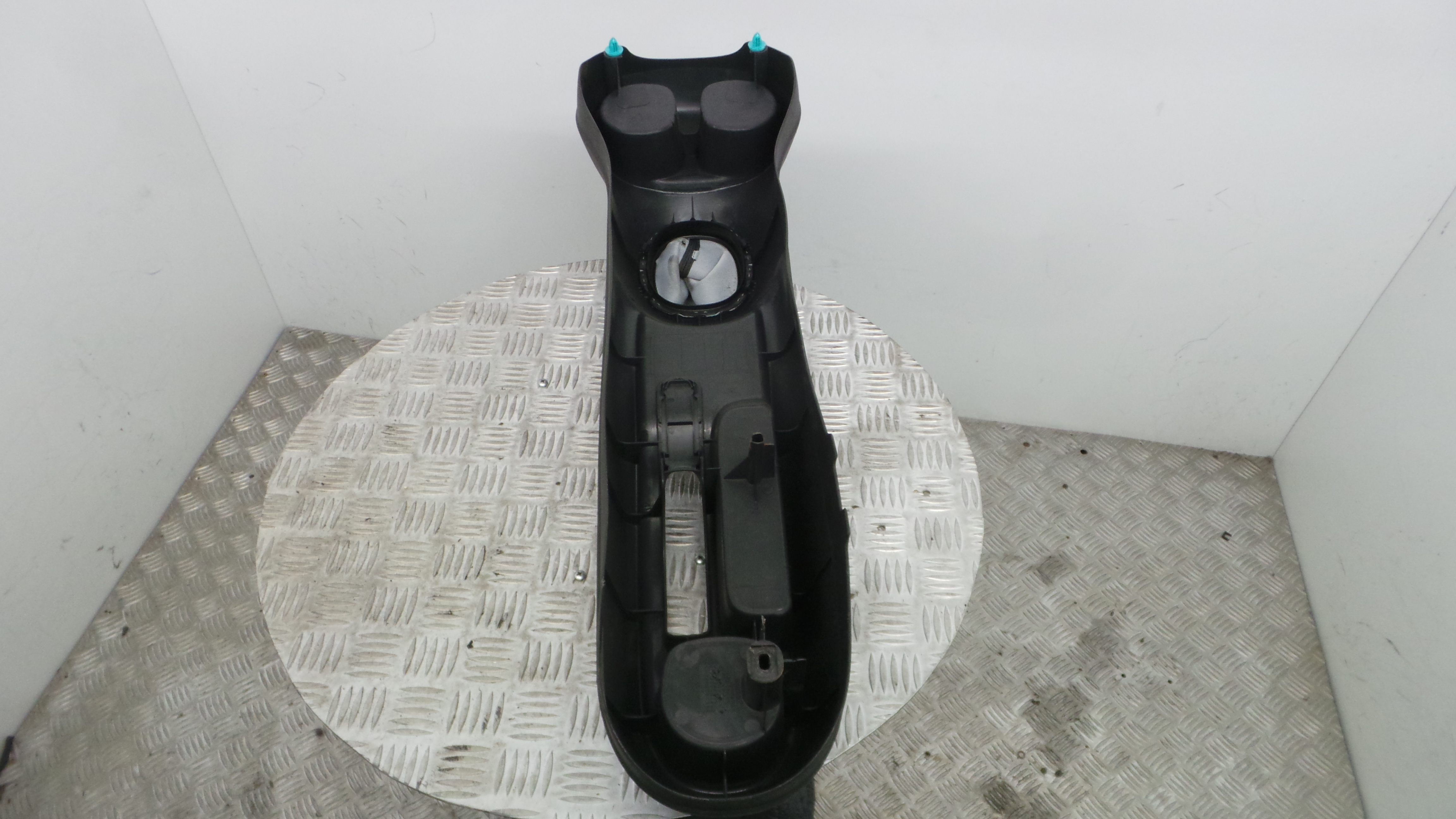 Apoio de Braço 58911-0D010 - TOYOTA YARIS (_P9_), YARIS/VITZ (_P9_)-33199340