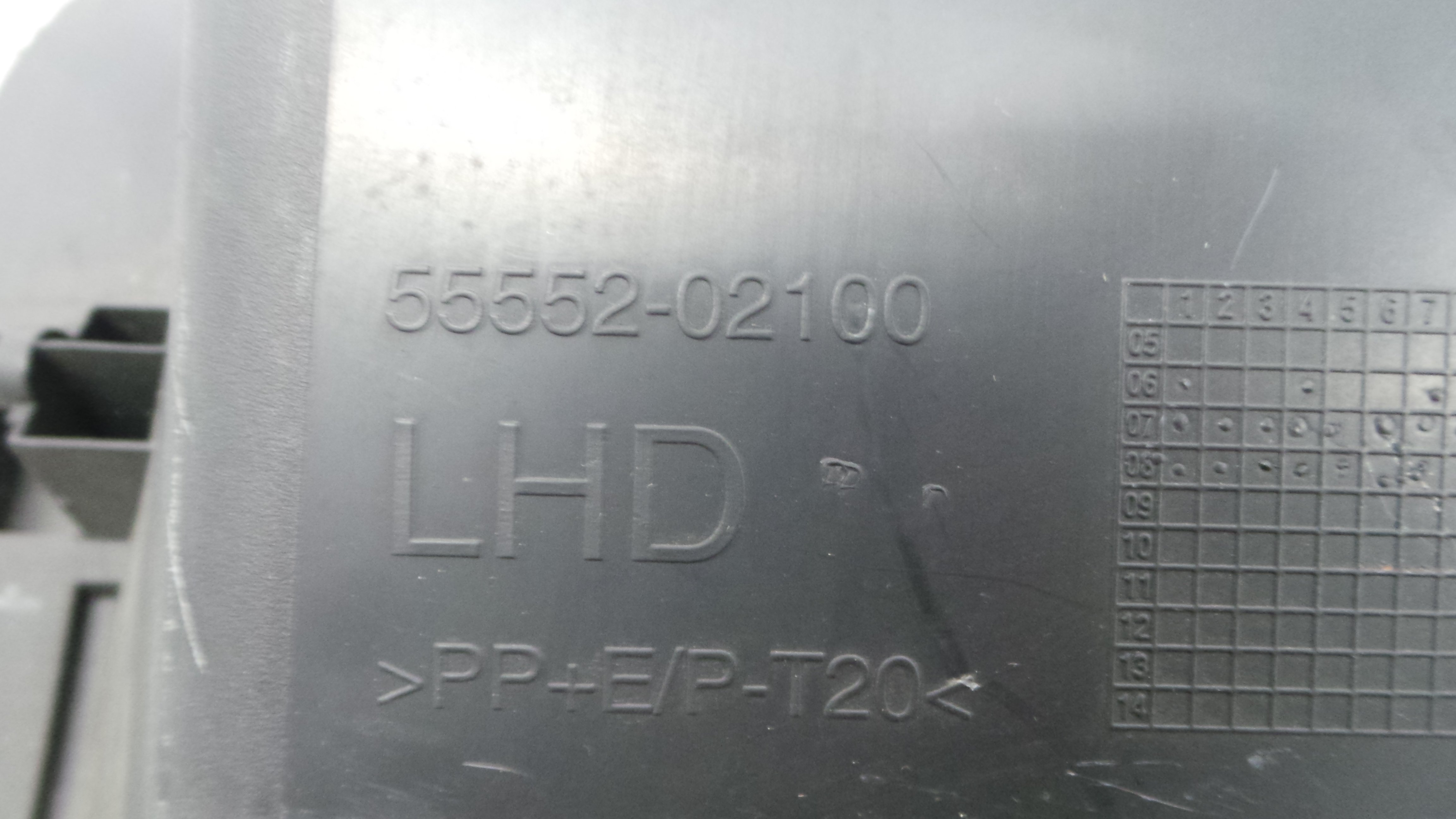 Porta Luvas  55552-02100 - TOYOTA AURIS (_E15_), COROLLA (_E15_)-33199359