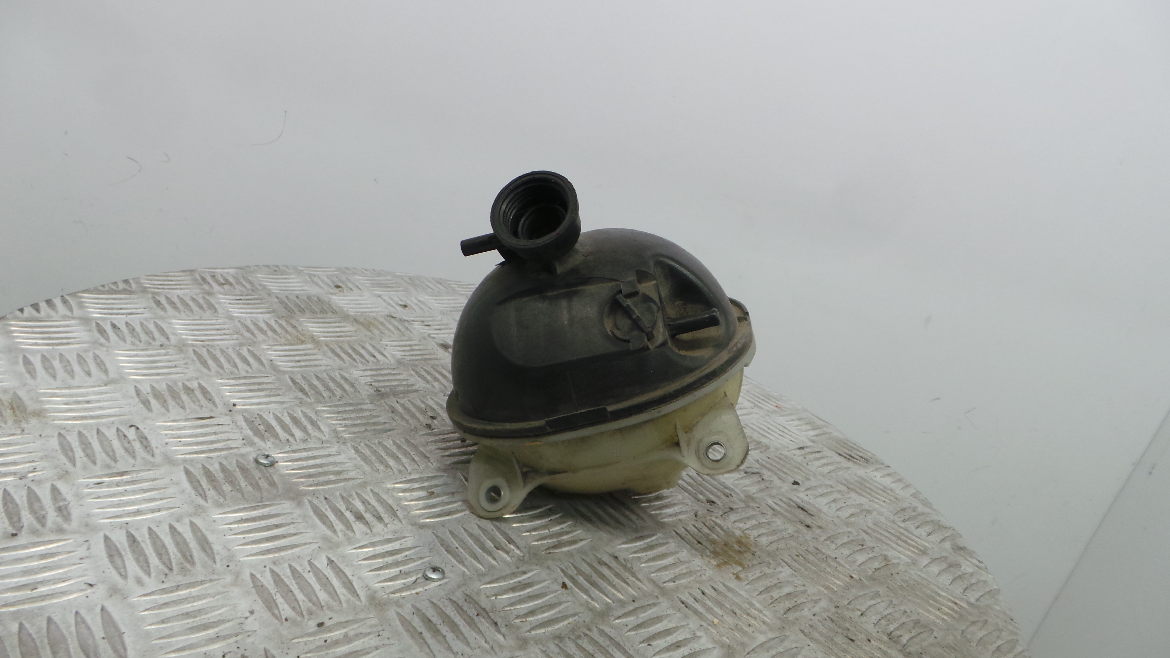 Depósito Água Radiador / Vazo de Expansao 51994AO - TOYOTA COROLLA (_E12_), COROLLA / ALLEX (_E12_-33199418 Depósito Água Radiador / Vazo de Expansao 51994AO - TOYOTA COROLLA (_E12_), COROLLA / ALLEX (_E12_-33199418