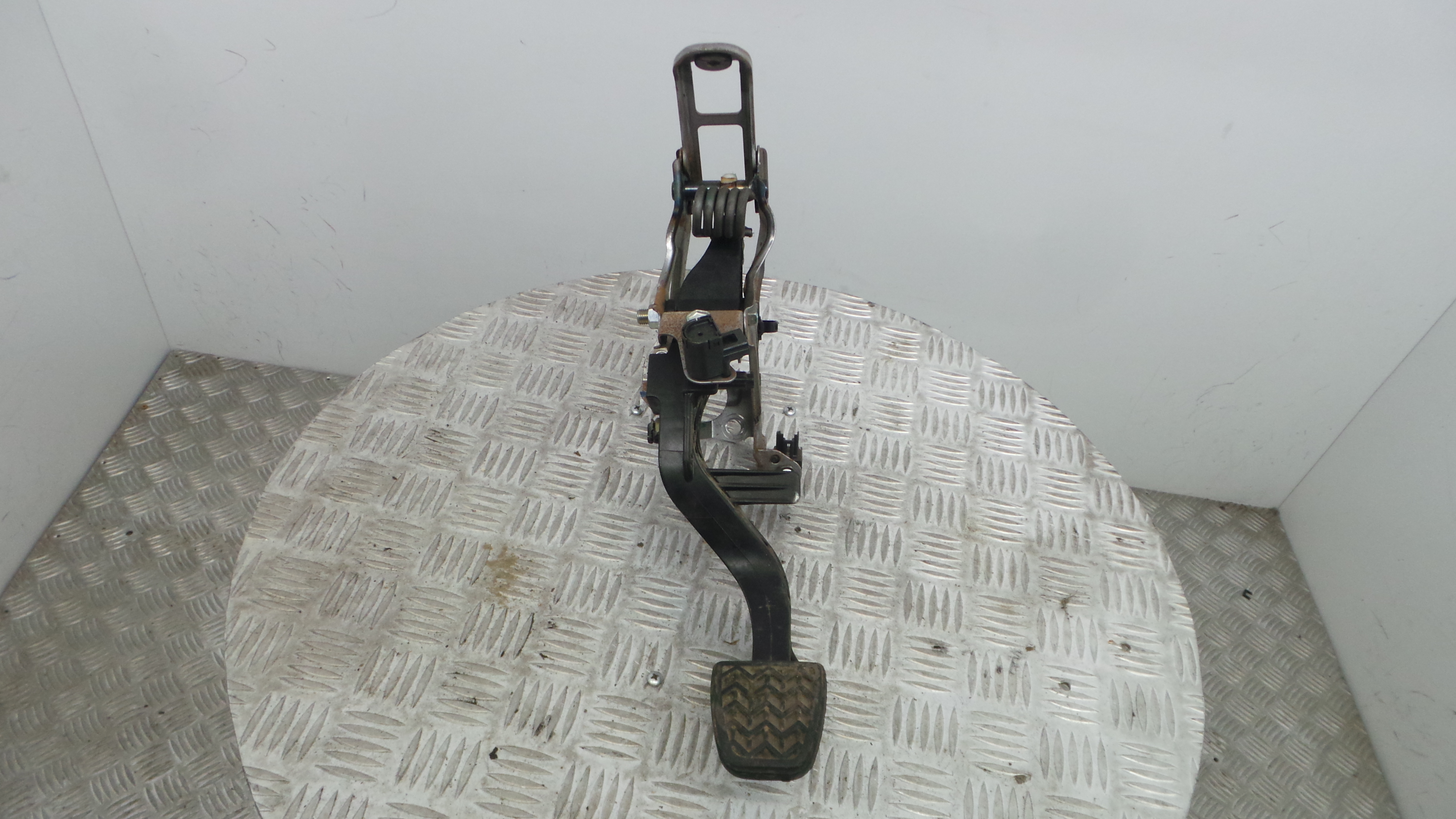 Pedal de Embraiagem  - TOYOTA YARIS (_P9_), YARIS/VITZ (_P9_)-33199423 Pedal de Embraiagem  - TOYOTA YARIS (_P9_), YARIS/VITZ (_P9_)-33199423