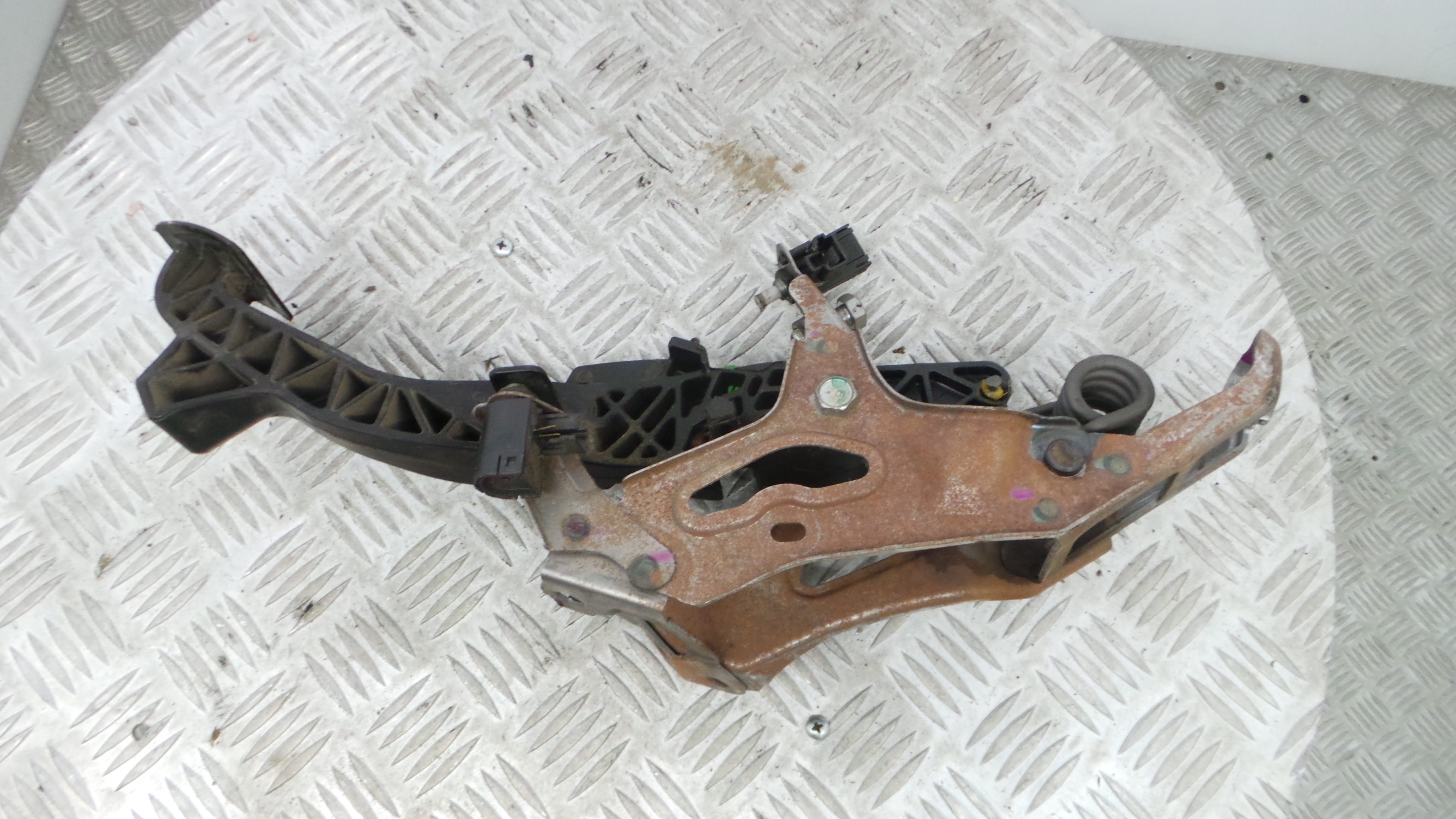 Pedal de Embraiagem  - TOYOTA YARIS (_P9_), YARIS/VITZ (_P9_)-33199425