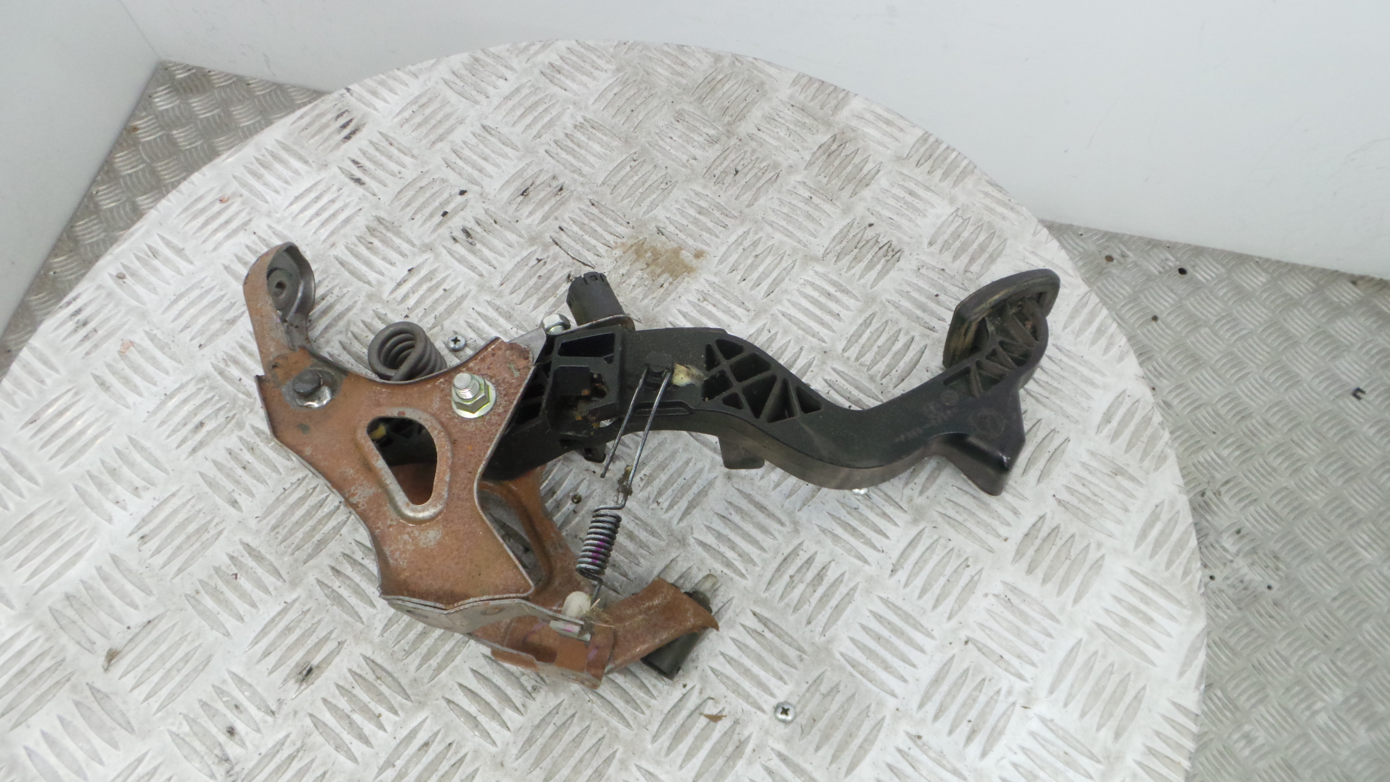 Pedal do Travão - TOYOTA YARIS (_P13_), YARIS/VITZ (_P13_)-33199444