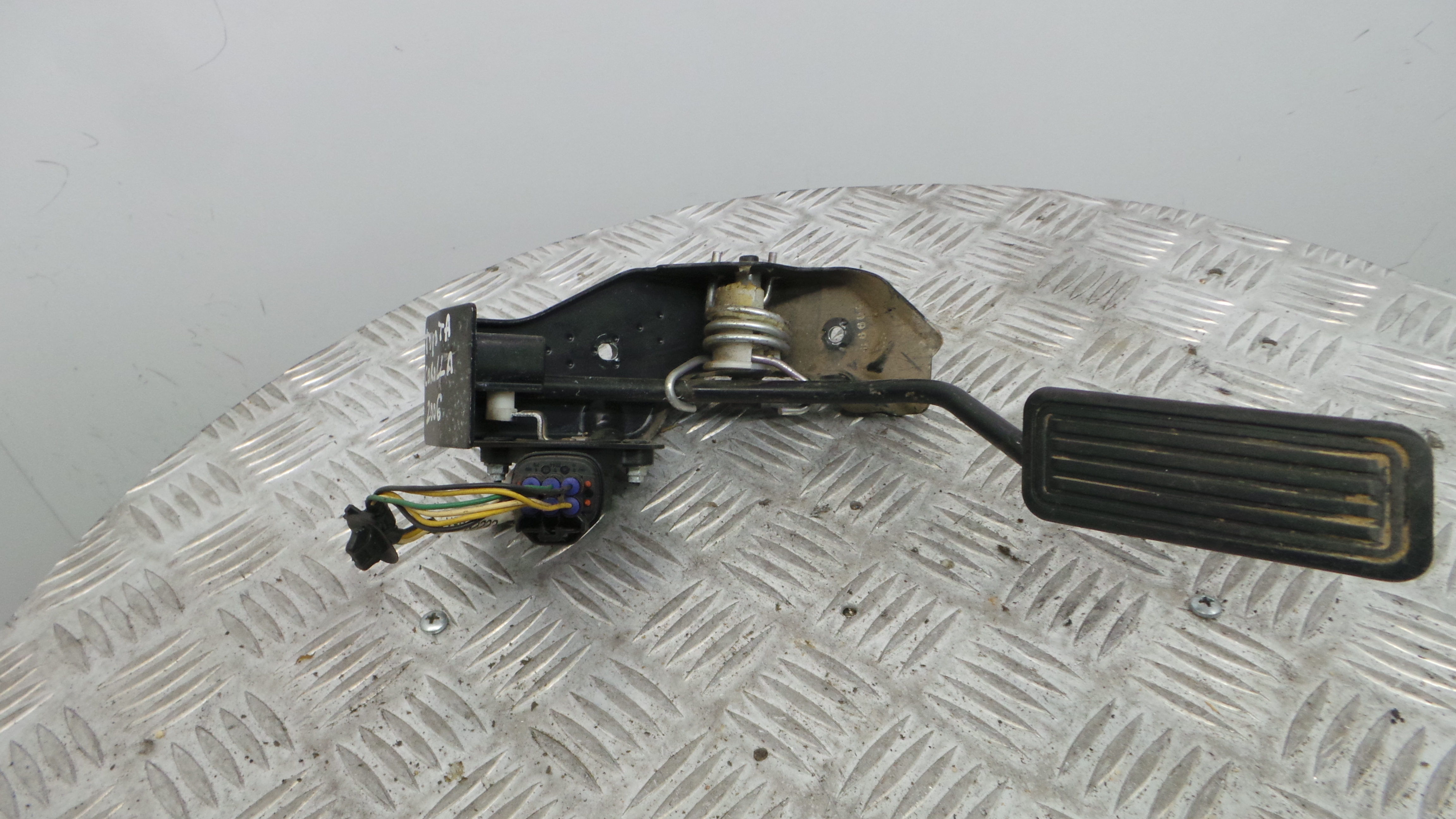 Pedal do Acelerador 82223-02030 - TOYOTA COROLLA (_E12_), COROLLA / ALLEX (_E12_)-33199578