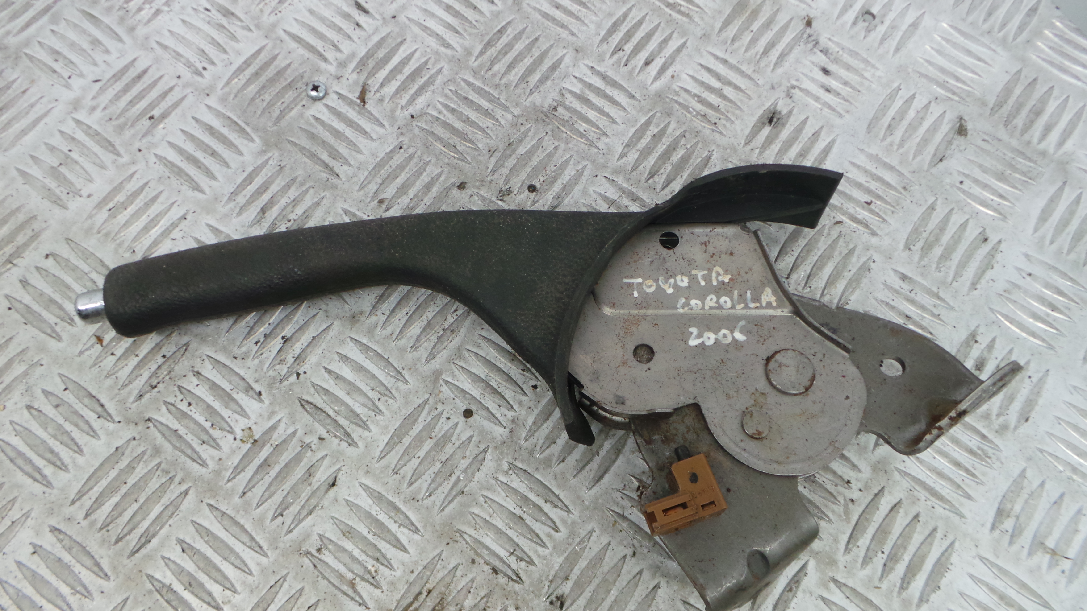 Travão de Mão  4620102131B0 - TOYOTA COROLLA (_E12_), COROLLA / ALLEX (_E12_)-33199591