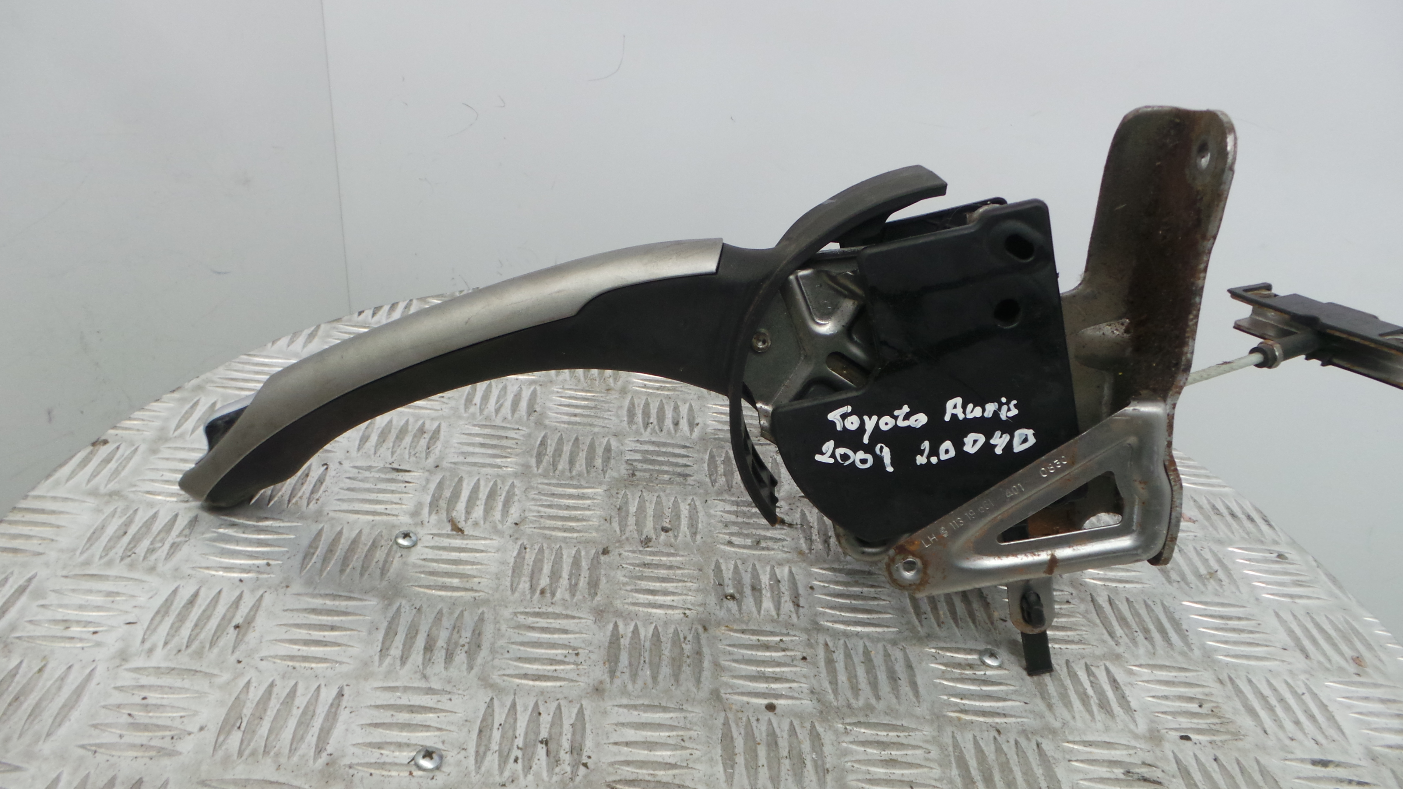 Travão de Mão  19434H000830 - TOYOTA AURIS (_E15_), COROLLA (_E15_)-33199597