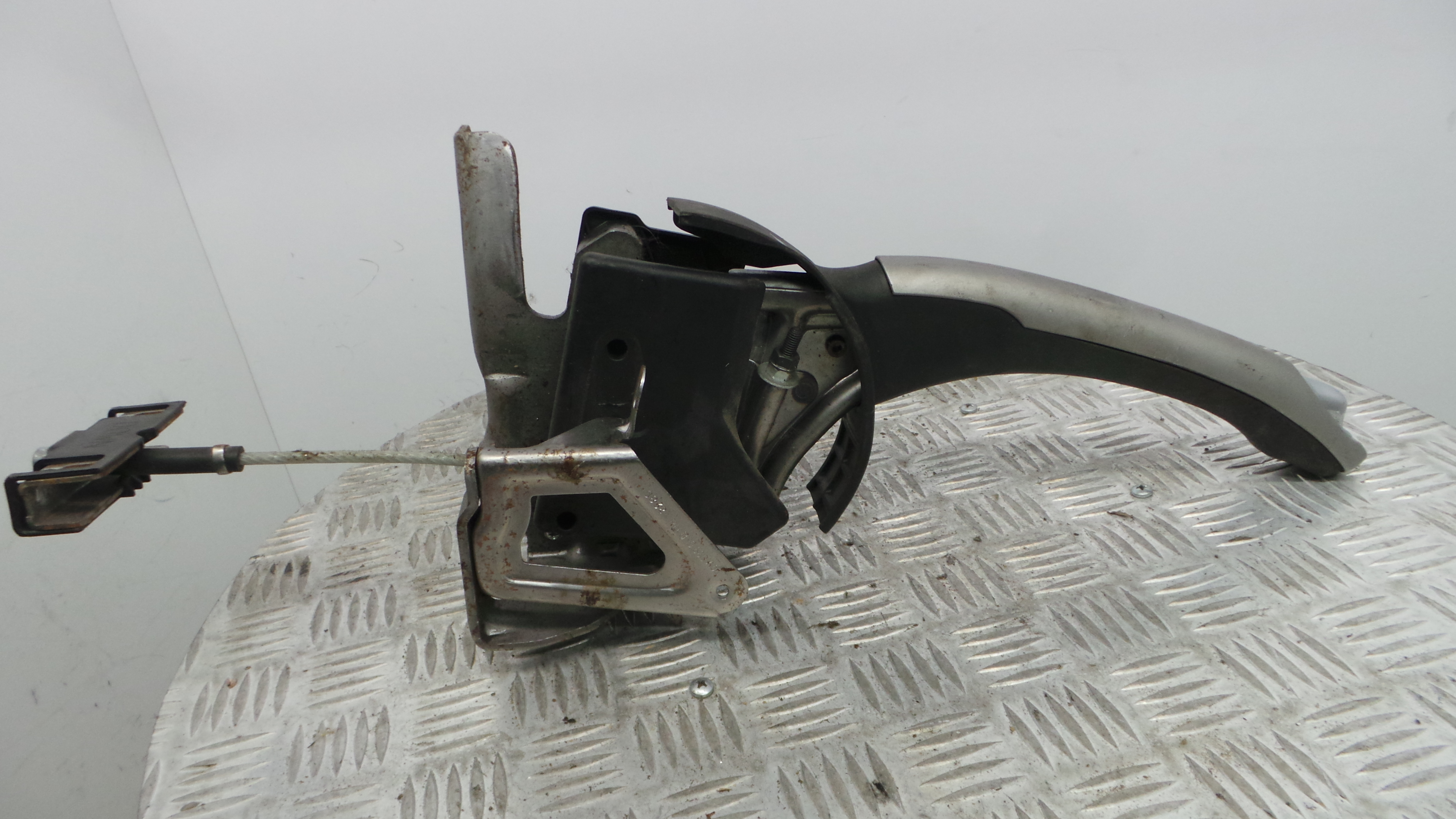 Travão de Mão 19434H000830 - TOYOTA AURIS (_E15_), COROLLA (_E15_)-33199597