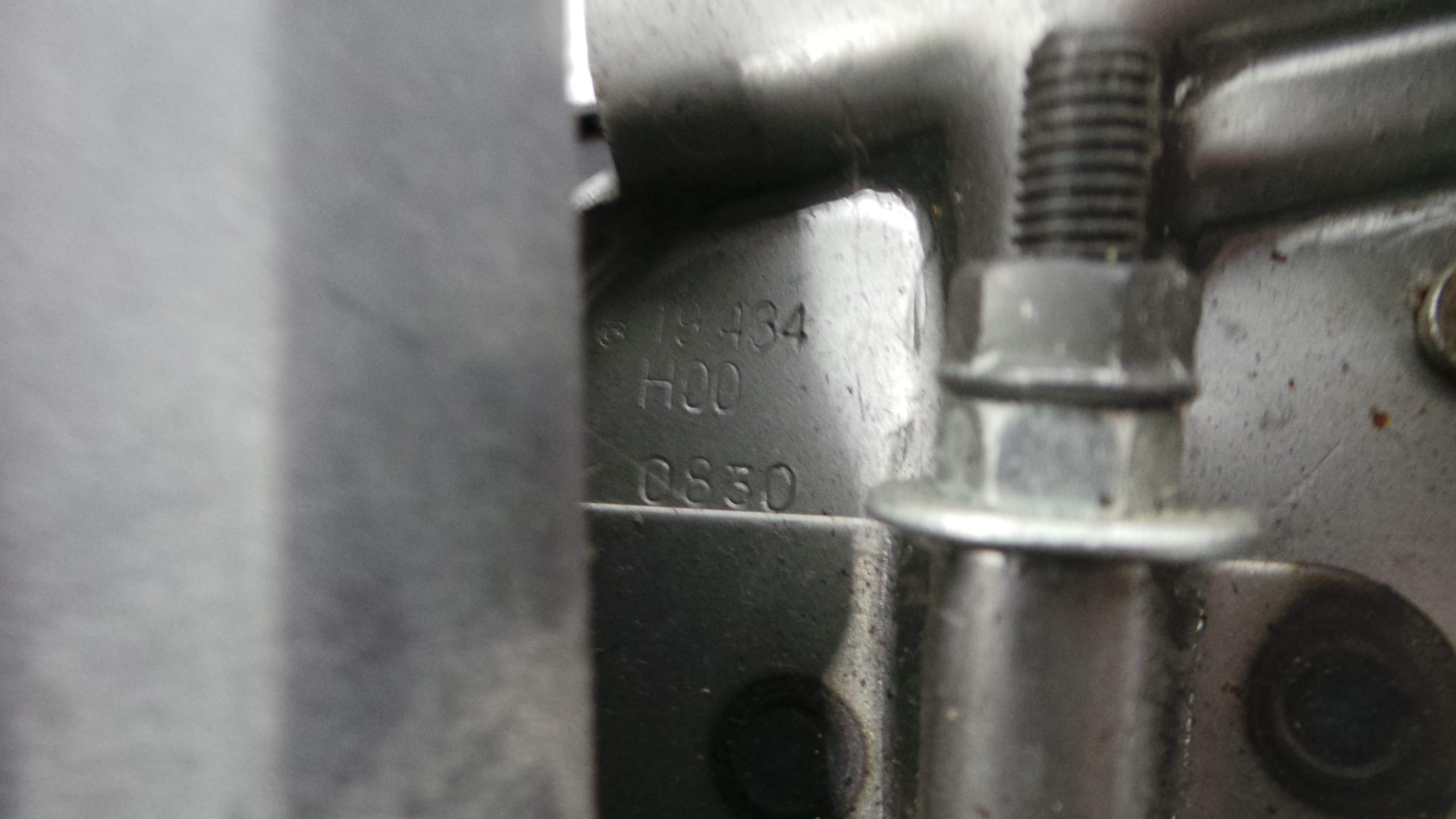 Travão de Mão 19434H000830 - TOYOTA AURIS (_E15_), COROLLA (_E15_)-33199597