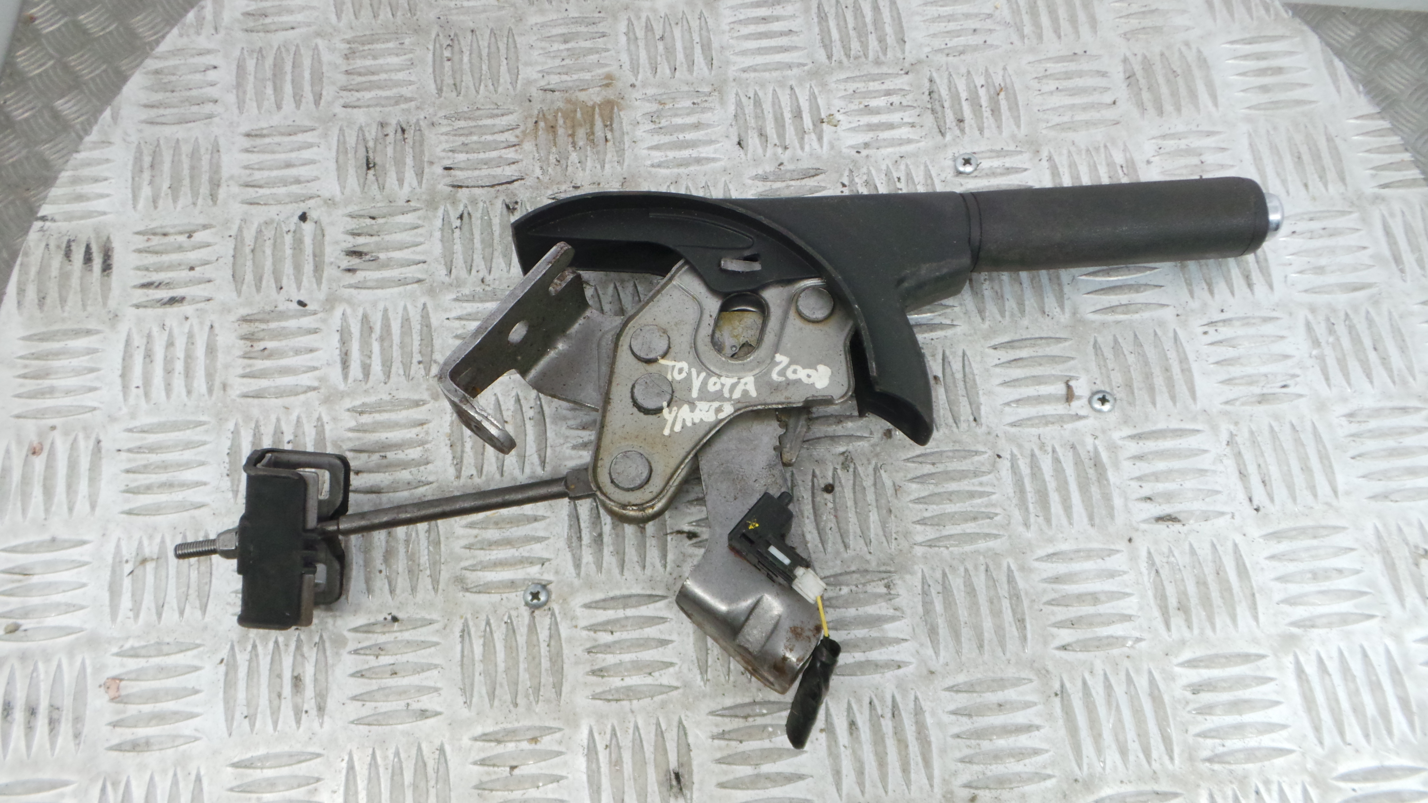 Travão de Mão 462010D090B0 - TOYOTA YARIS (_P9_), YARIS/VITZ (_P9_)-33199602