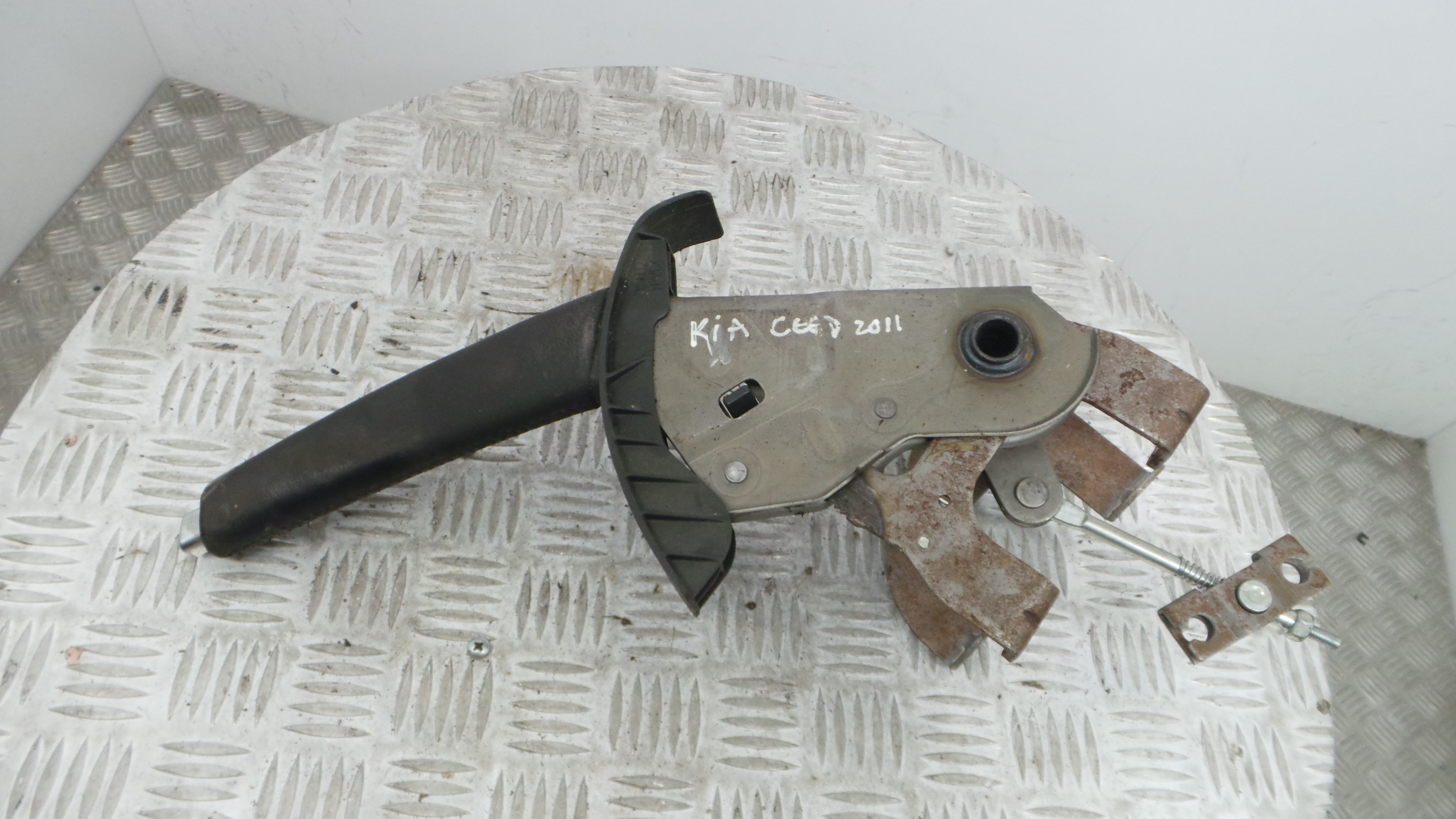 Travão de Mão   - KIA CEE'D Hatchback (ED)-33199604