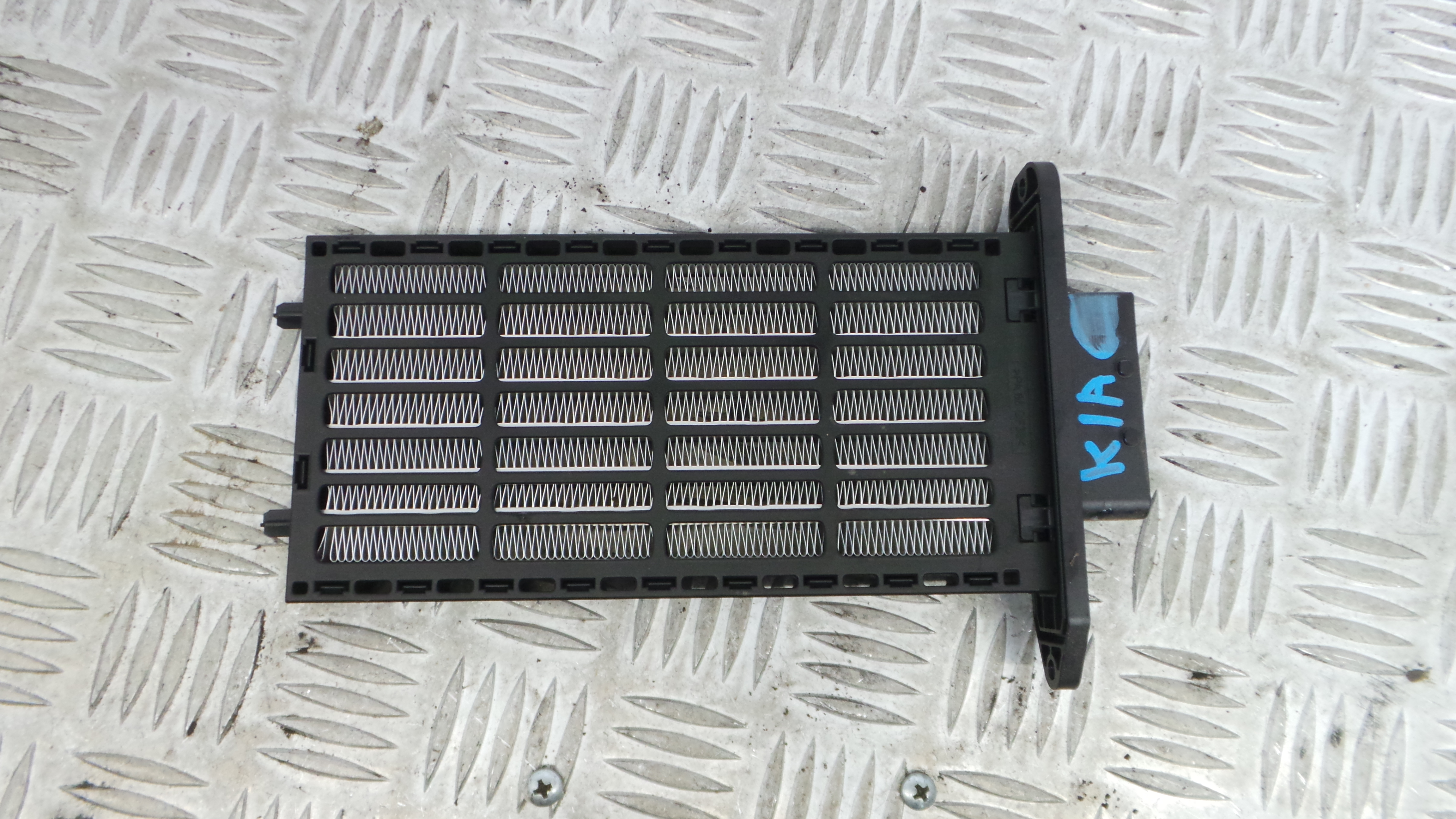 Radiador da Chaufagem / Sofagem LA1001-11T048 - KIA CEE'D Hatchback (ED)-33199717 Radiador da Chaufagem / Sofagem LA1001-11T048 - KIA CEE'D Hatchback (ED)-33199717