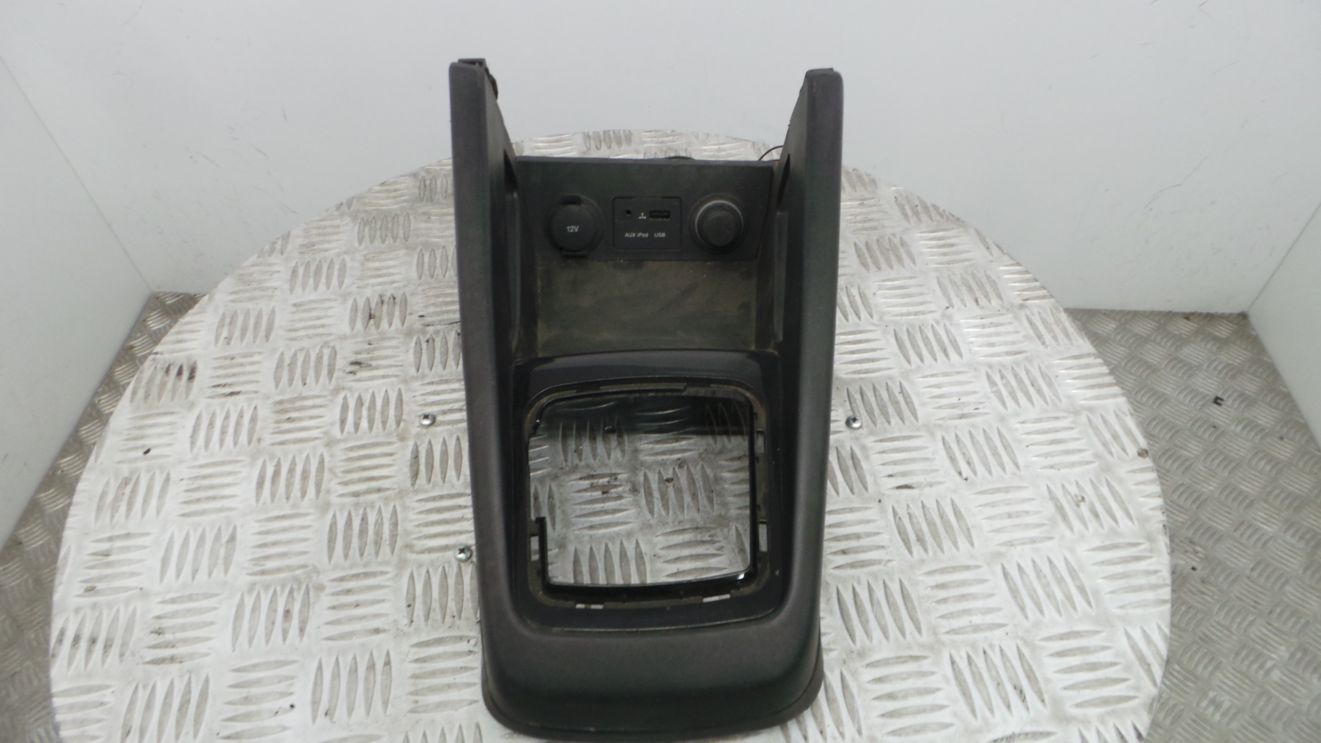 Consola central Tablier 84653-1H060 - KIA CEE'D Hatchback (ED)-33200472 Consola central Tablier 84653-1H060 - KIA CEE'D Hatchback (ED)-33200472