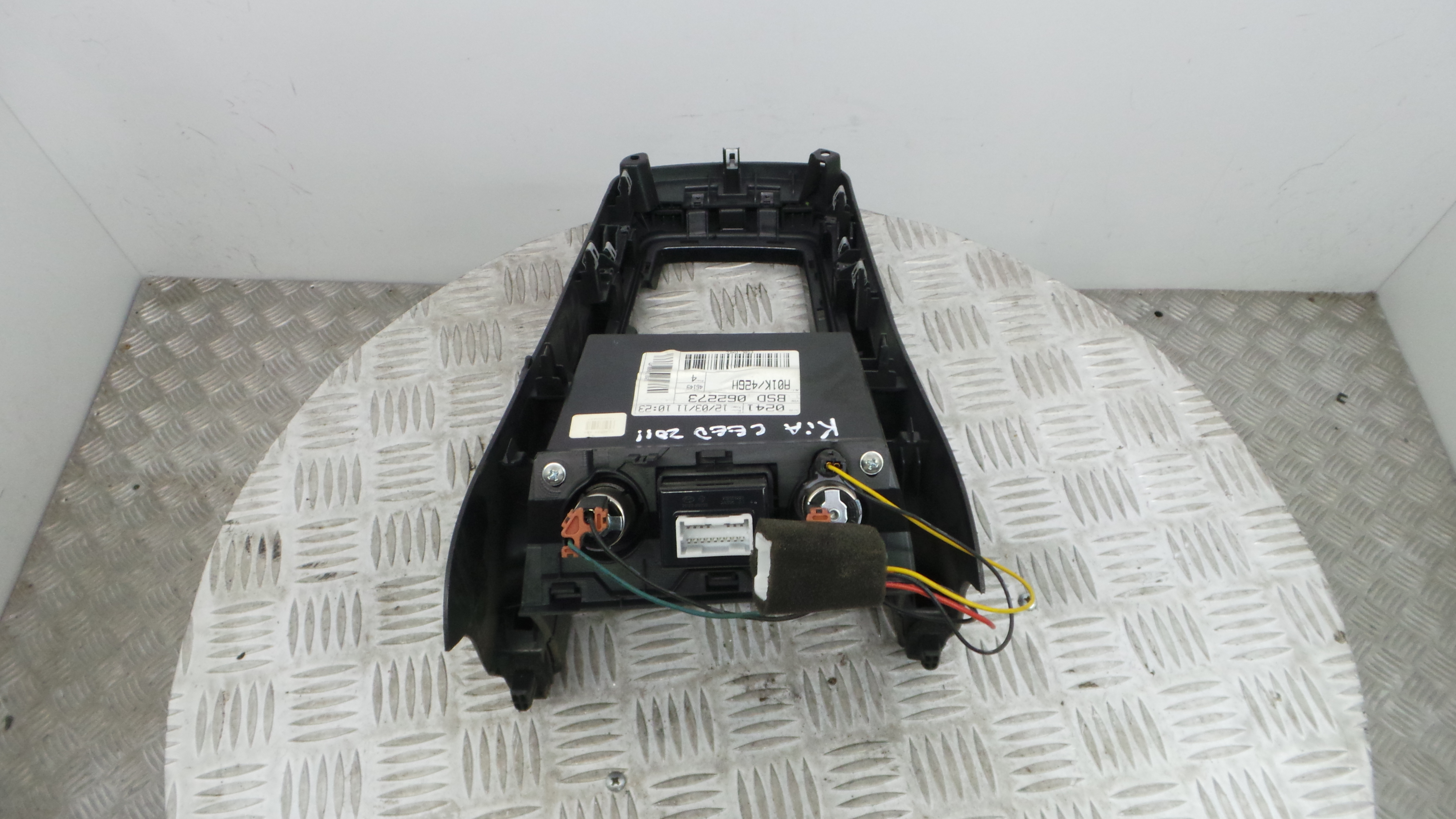 Consola central Tablier  84653-1H060 - KIA CEE'D Hatchback (ED)-33200472