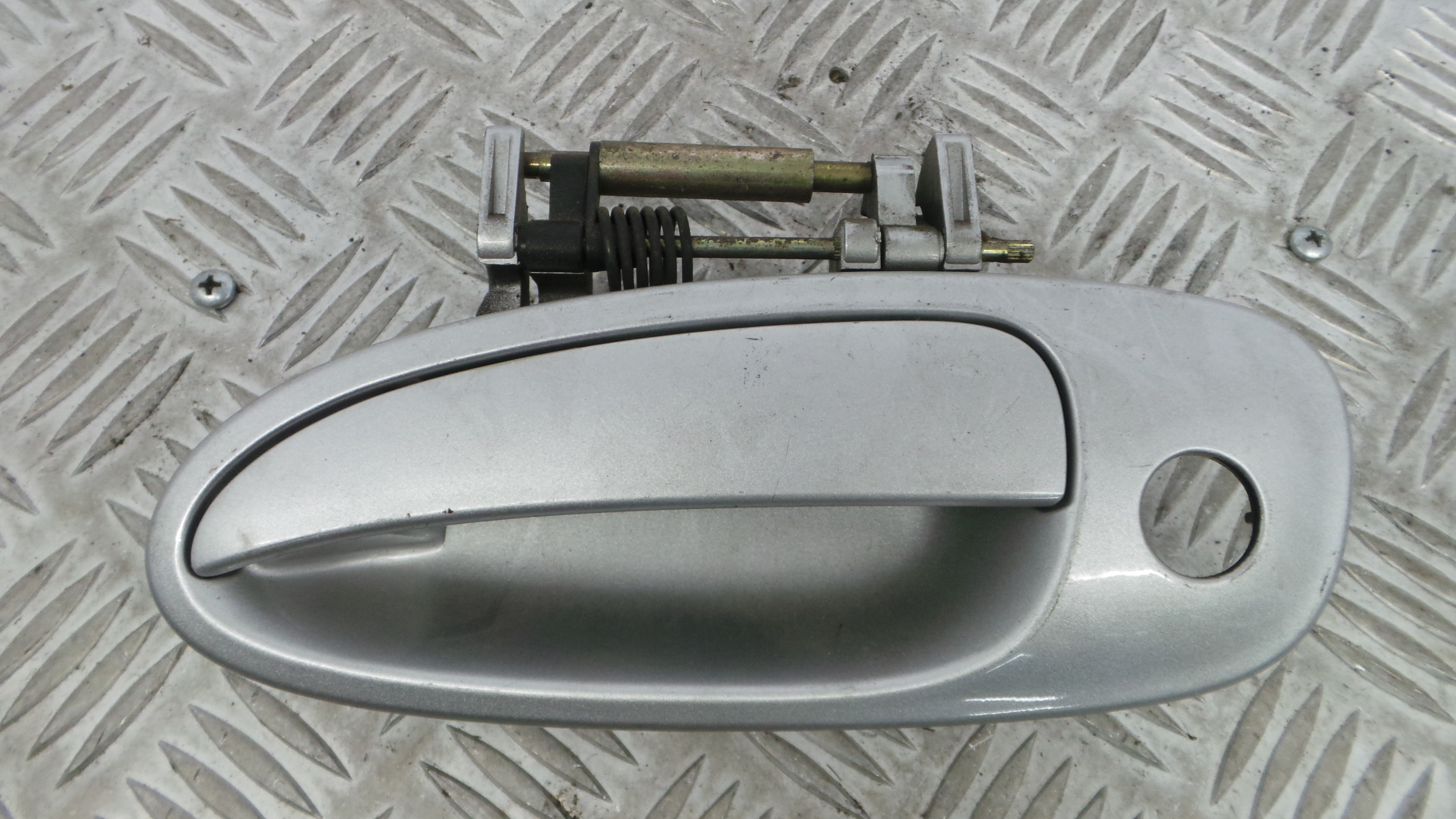 Puxador Exterior Frente Esquerdo 69220-05051 - TOYOTA AVENSIS (_T22_)-33200538