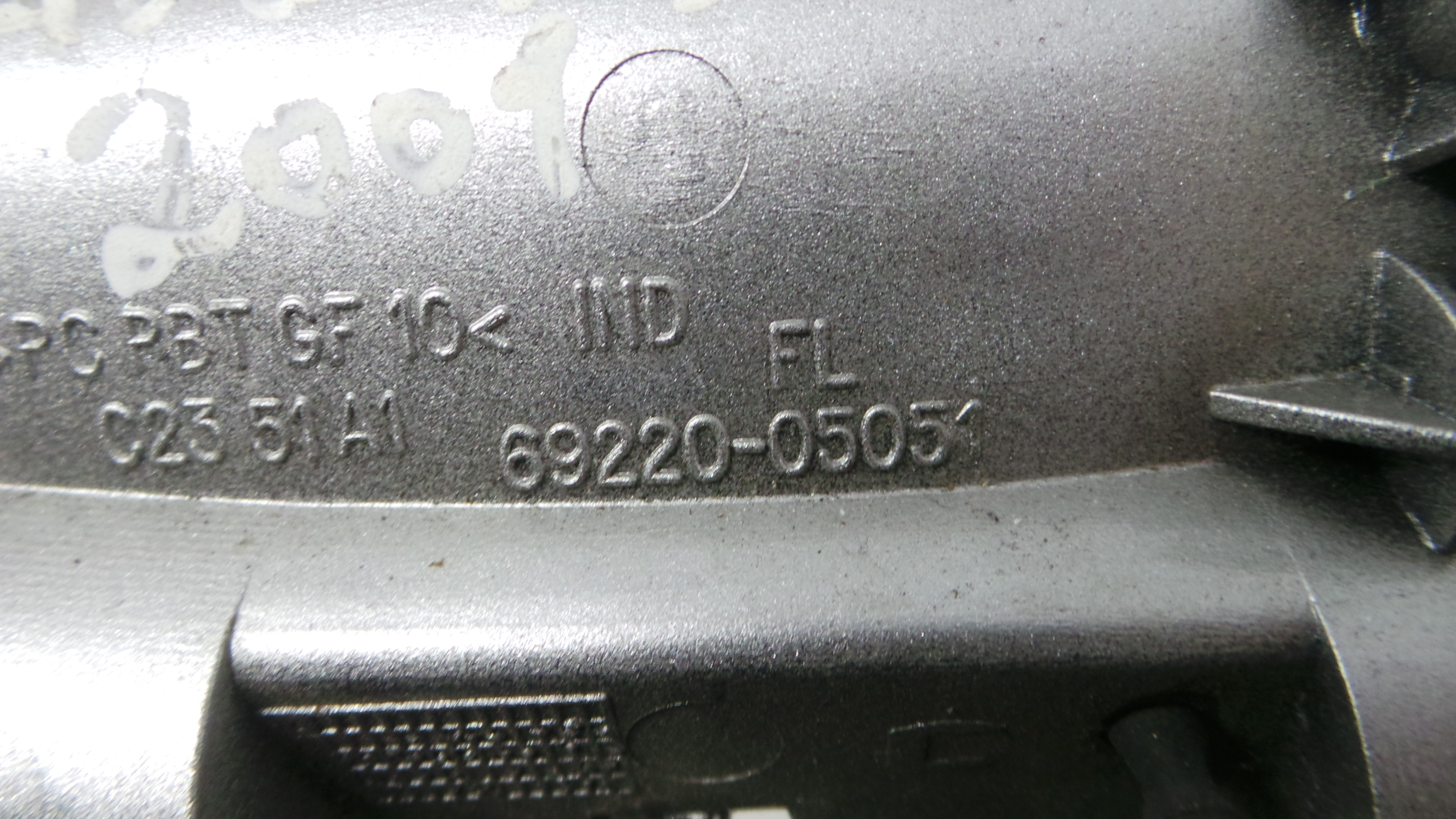 Puxador Exterior Frente Esquerdo 69220-05051 - TOYOTA AVENSIS (_T22_)-33200538