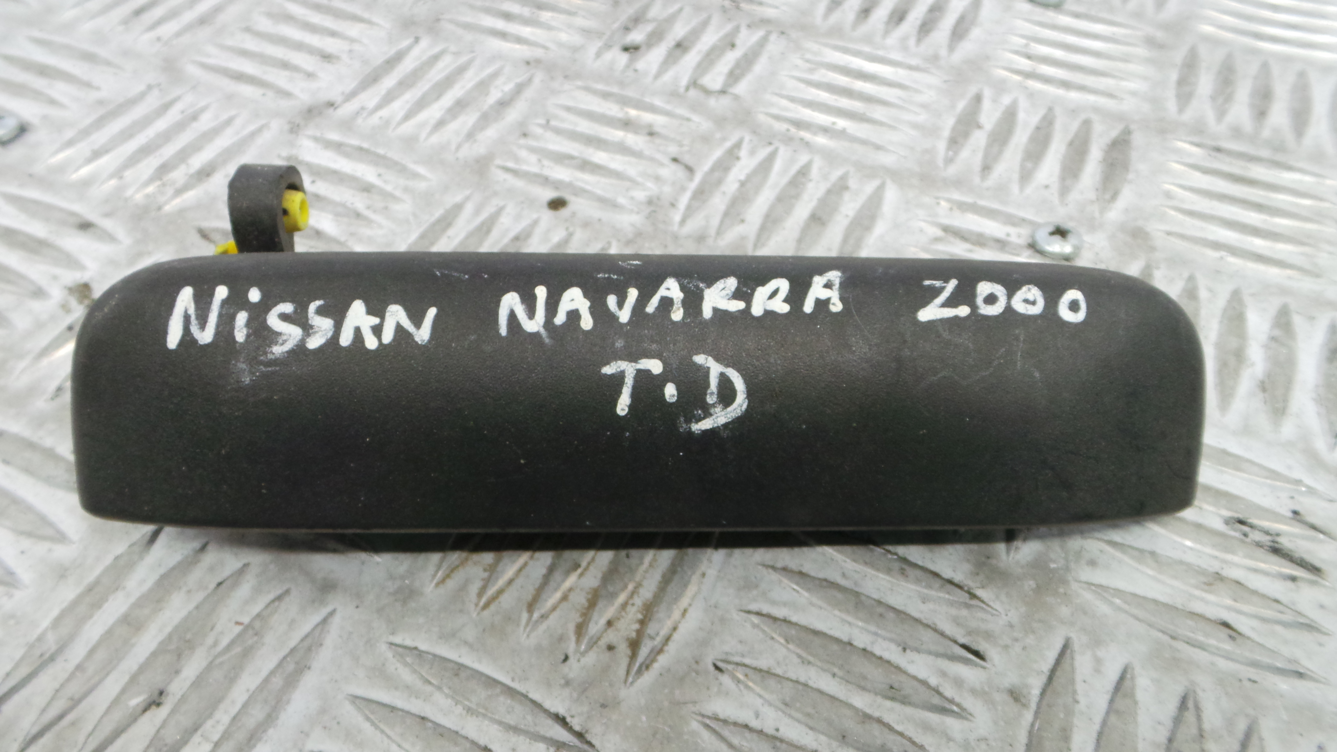 Puxador Exterior Trás Direita    - NISSAN NAVARA Camião de plataforma/chassis (D22)-33200546