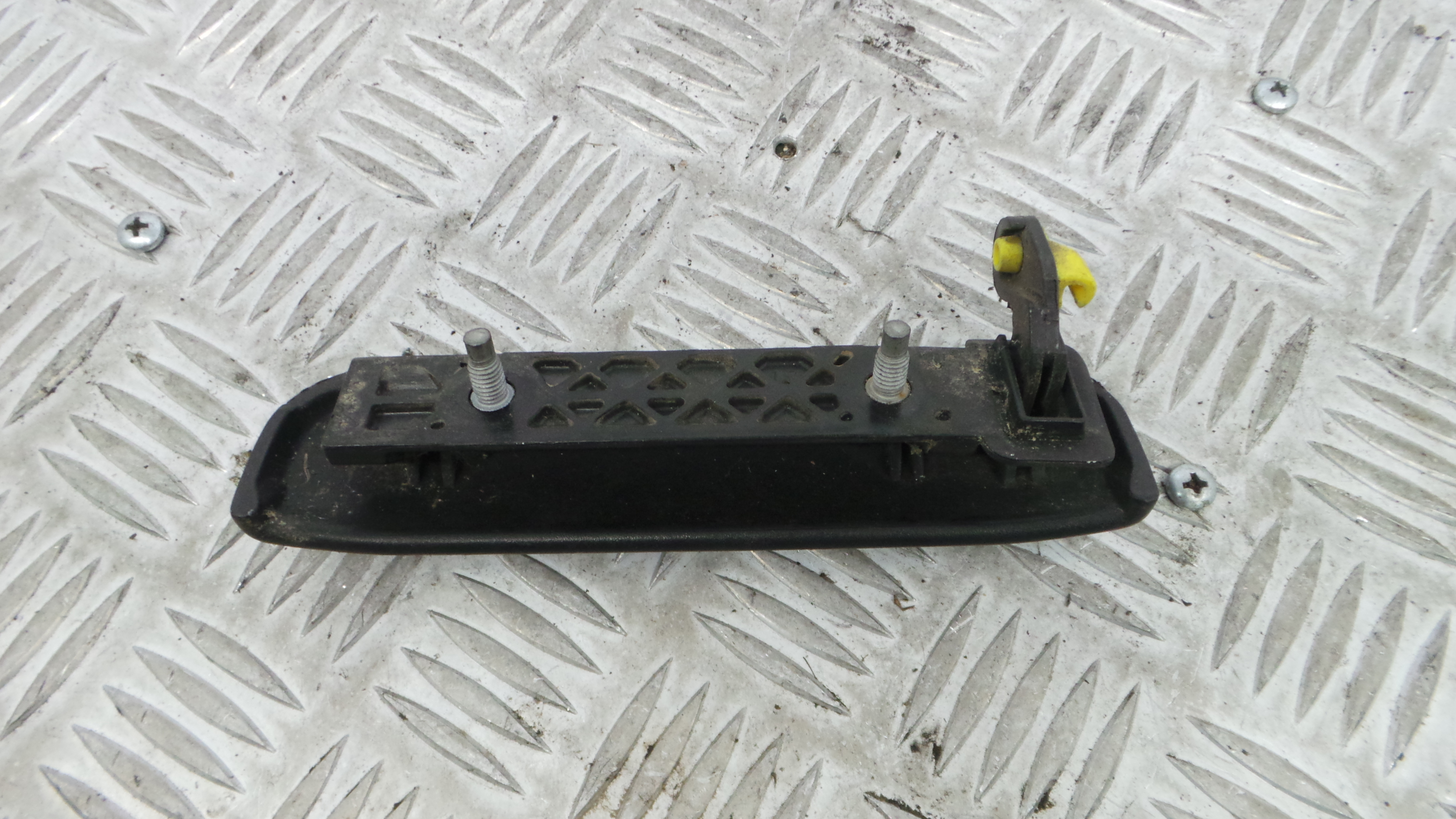 Puxador Exterior Trás Direita    - NISSAN NAVARA Camião de plataforma/chassis (D22)-33200546