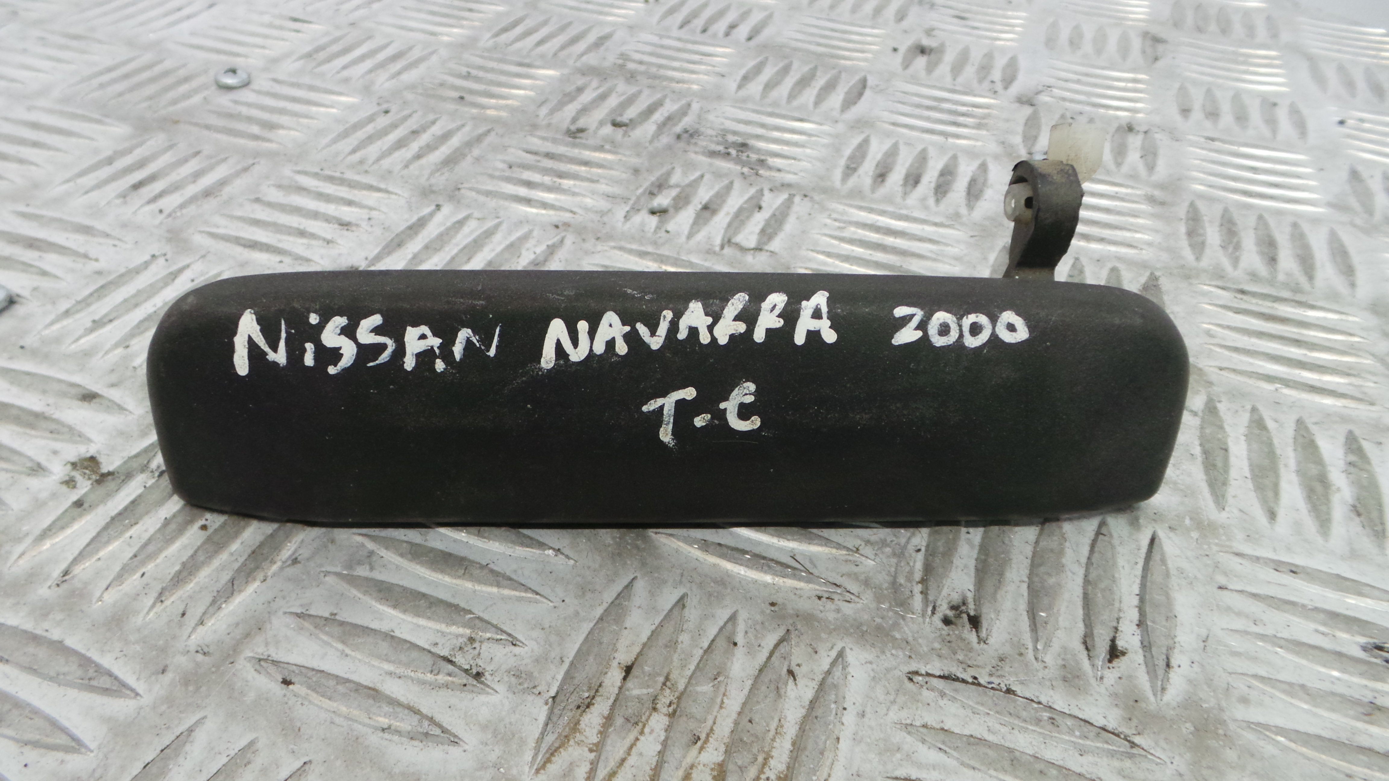 Puxador Exterior Trás esquerdo - NISSAN NAVARA Camião de plataforma/chassis (D22)-33200550 Puxador Exterior Trás esquerdo - NISSAN NAVARA Camião de plataforma/chassis (D22)-33200550