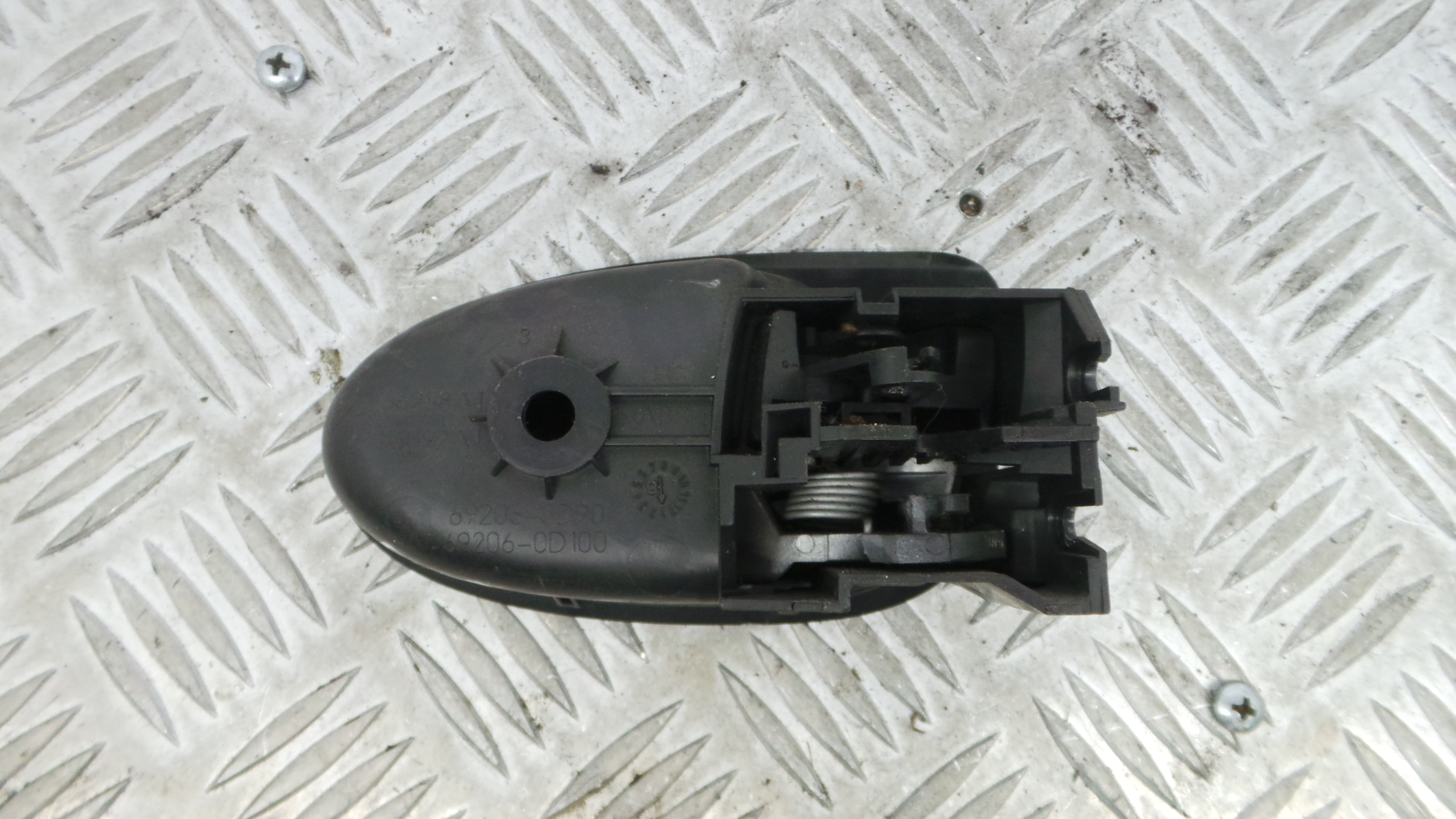 Puxador Interior Frente Esquerdo 69206-0D090 - TOYOTA YARIS (_P9_), YARIS/VITZ (_P9_)-33200607