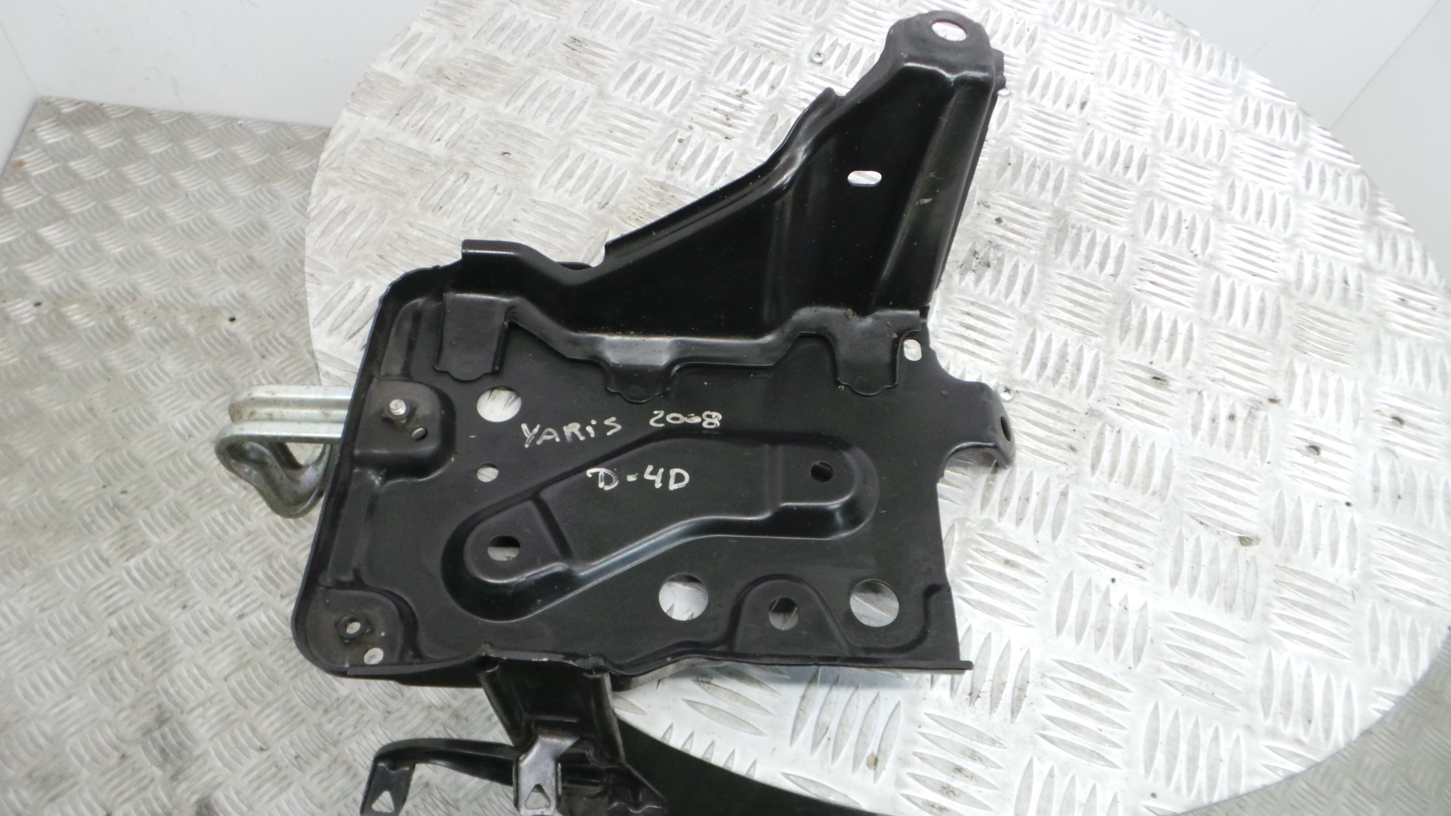 Base da Bateria  - TOYOTA YARIS (_P9_), YARIS/VITZ (_P9_)-33201230