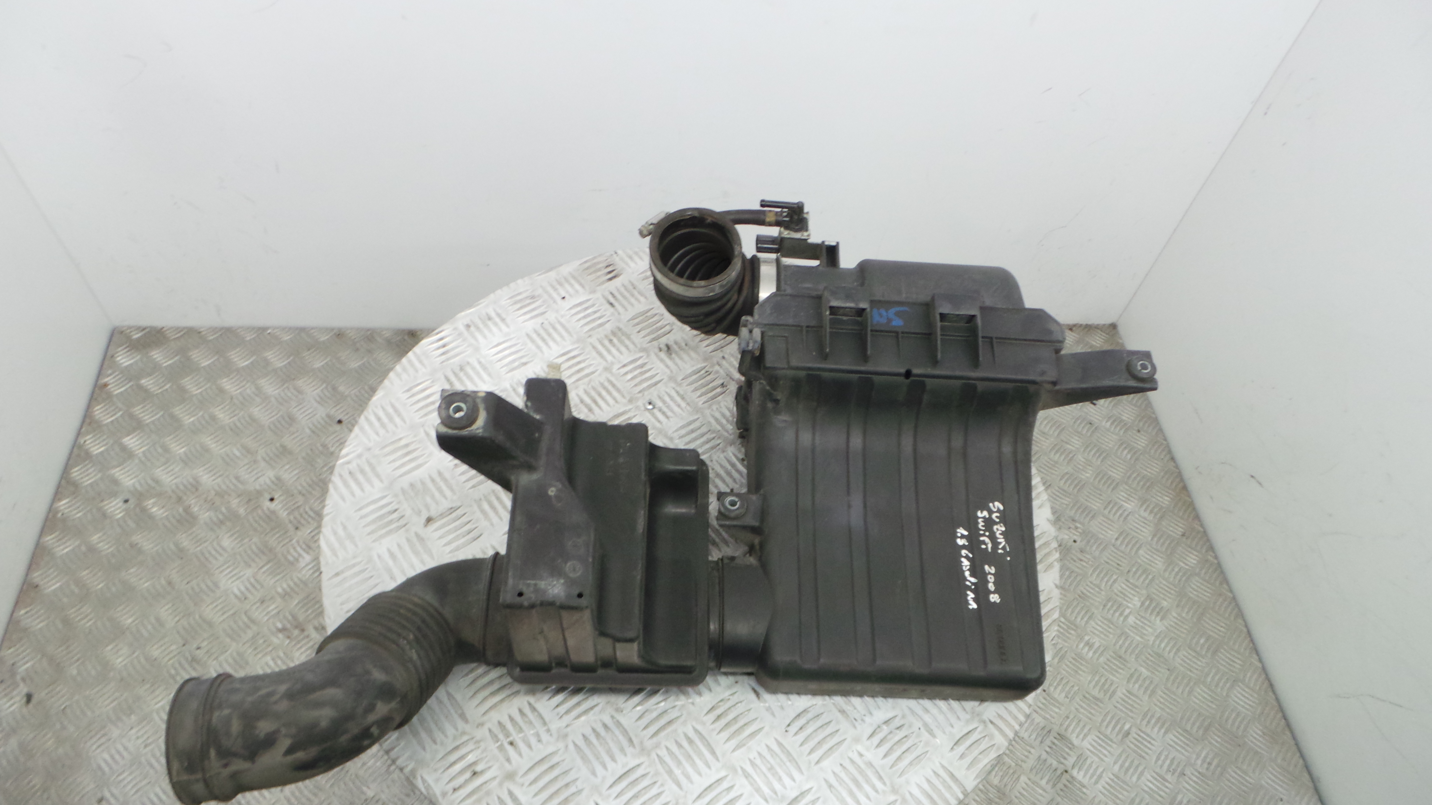 Caixa Filtro de Ar  63J-A01 - SUZUKI SWIFT III (MZ, EZ)-33201242