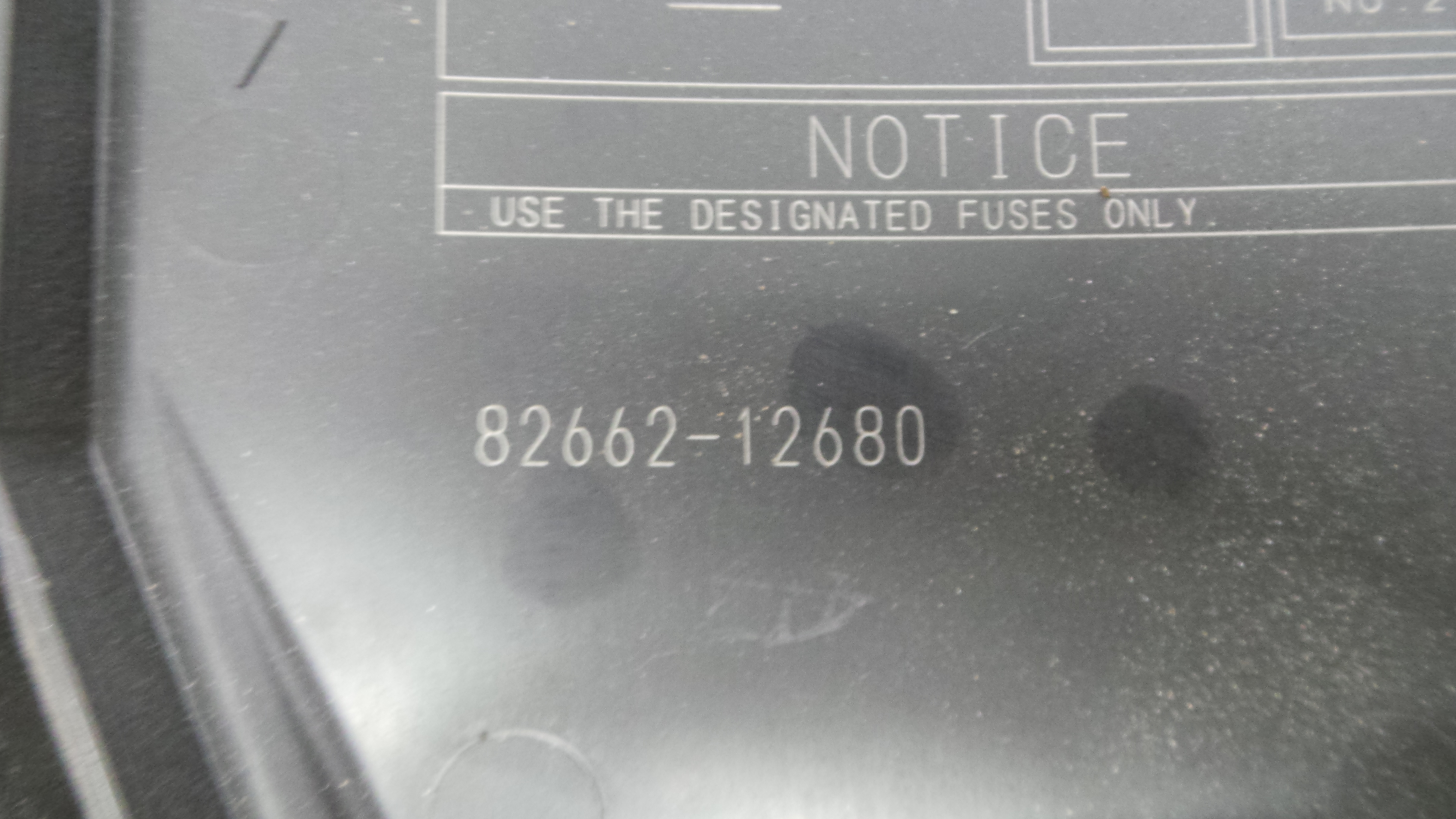 Tampa da Caixa dos Fusíveis 82662-12680 - TOYOTA AURIS (_E15_), COROLLA (_E15_)-33201286