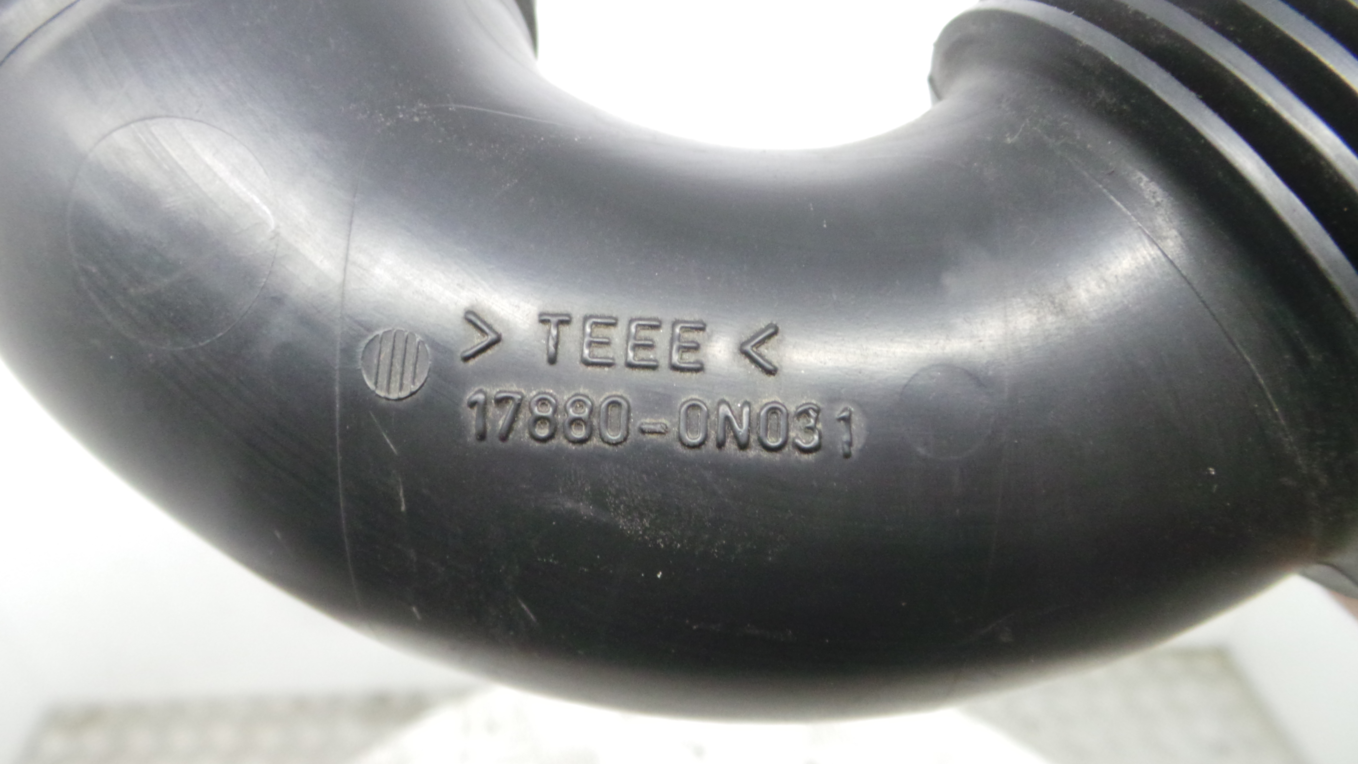 Tubo Caixa Filtro Ar 17880-0N031 - TOYOTA YARIS (_P9_), YARIS/VITZ (_P9_)-33201370