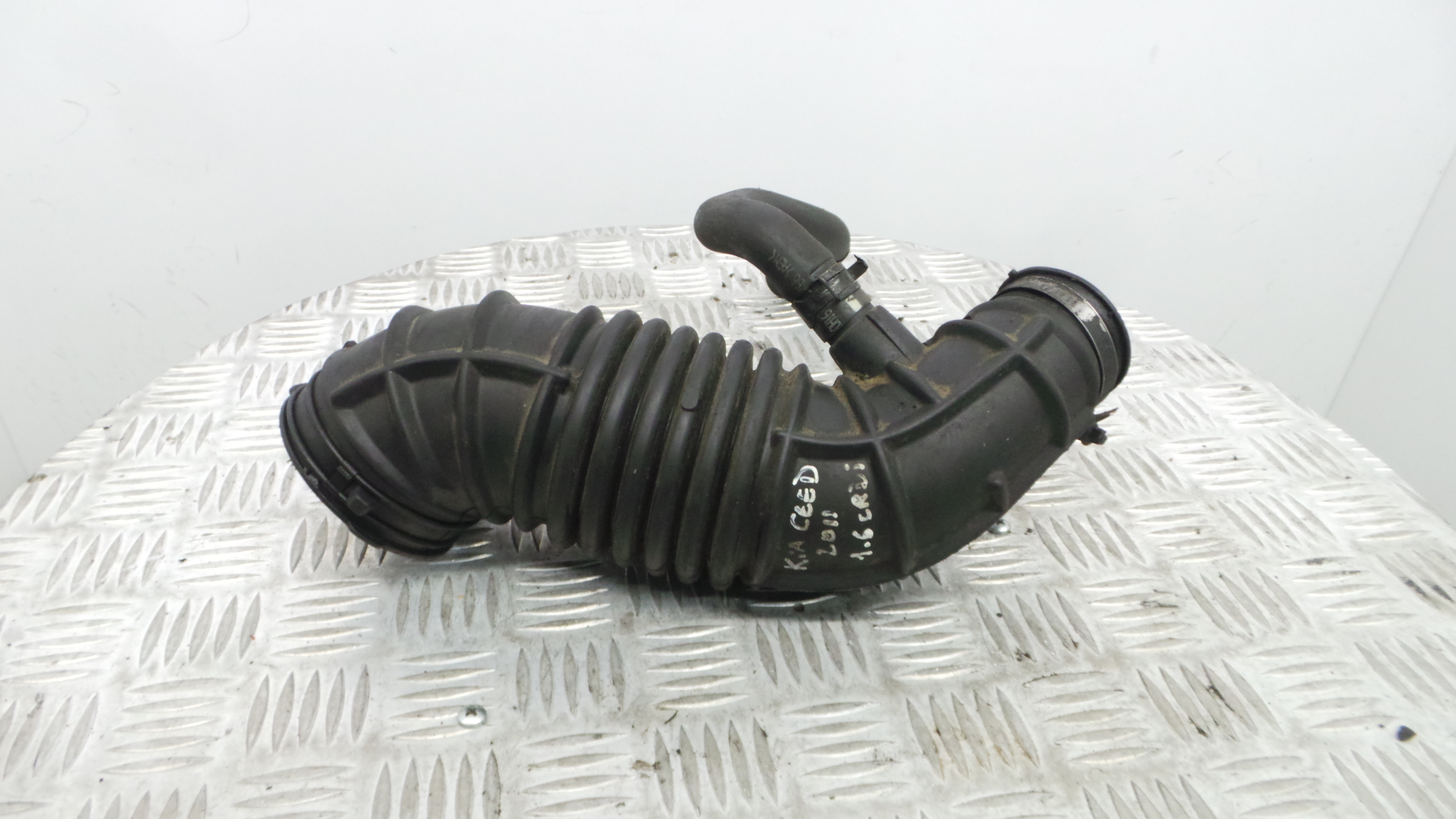 Tubo Intercooler 28138-1M250 - KIA CEE'D Hatchback (ED)-33201373