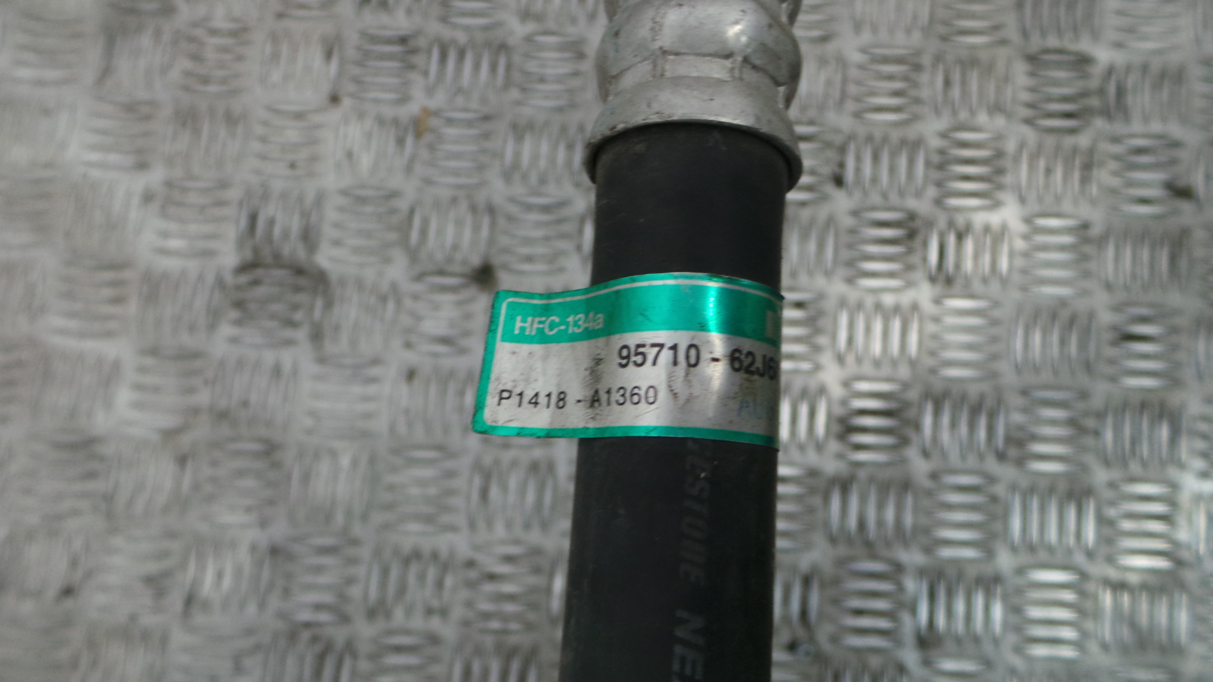 Tubo Ar Condicionado 95710-62J60 - SUZUKI SWIFT III (MZ, EZ)-33201407