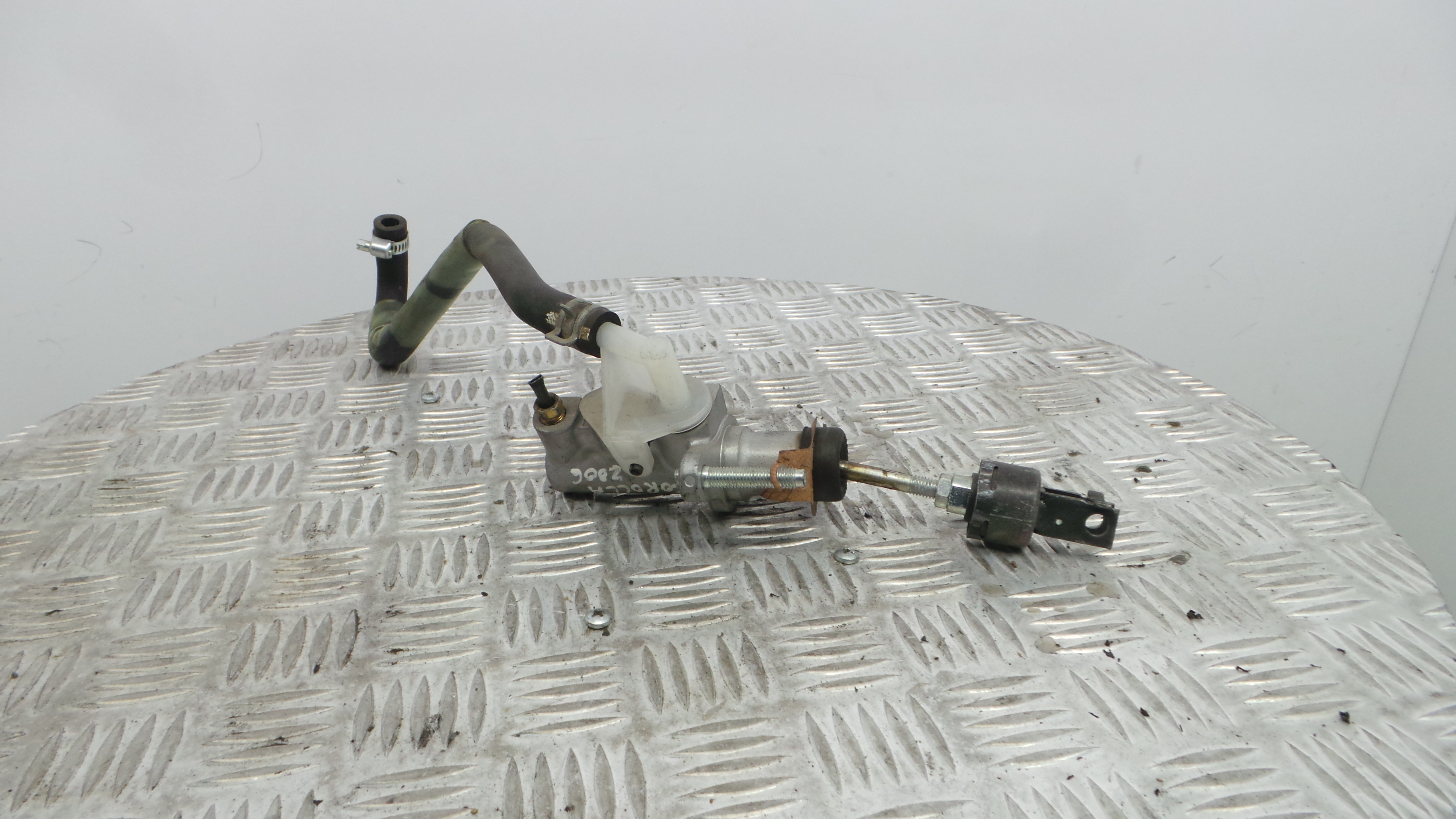 Cilindro Receptor De Embraiagem 31420-05011 - TOYOTA COROLLA (_E12_), COROLLA / ALLEX (_E12_)-33201458