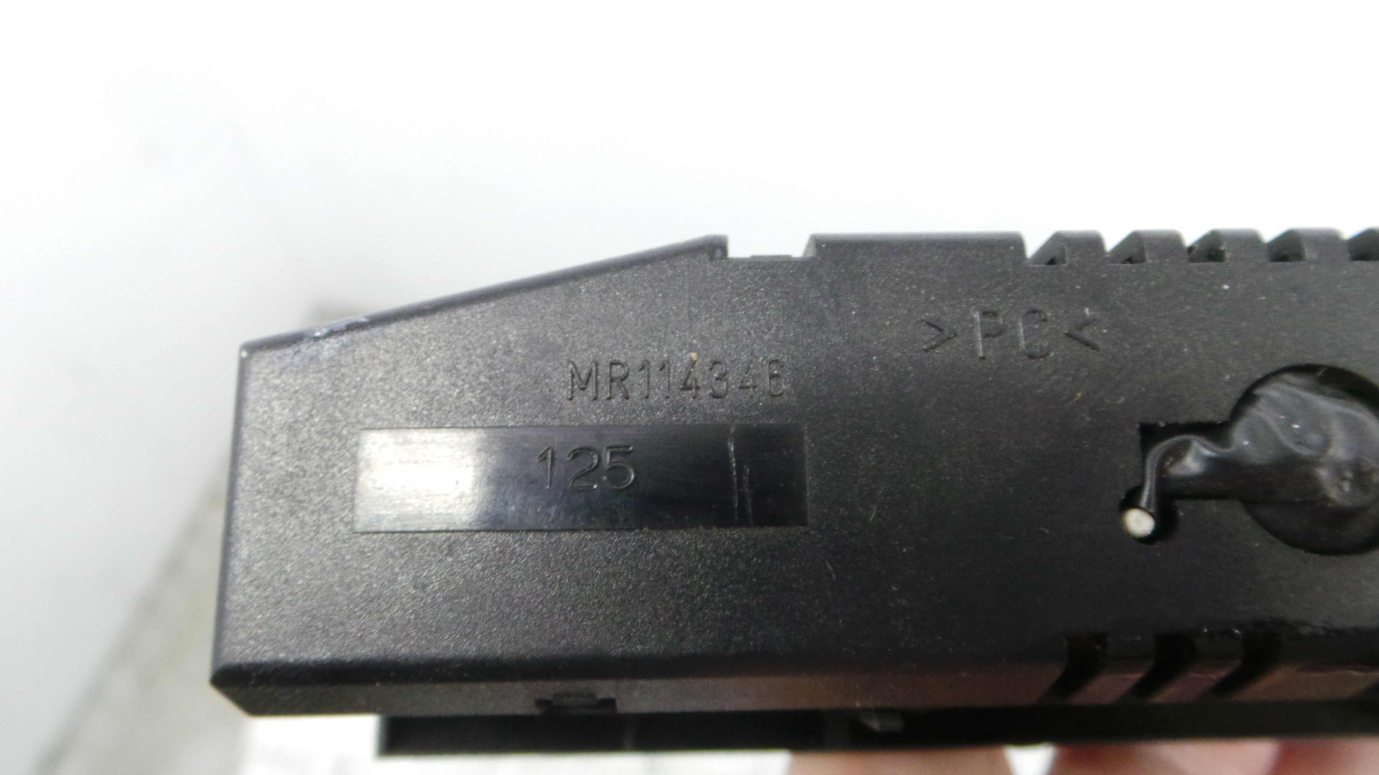 Display do Ar Condicionado / Rádio / GPS / DVD MR114346 - MITSUBISHI CARISMA (DA_)-33201483