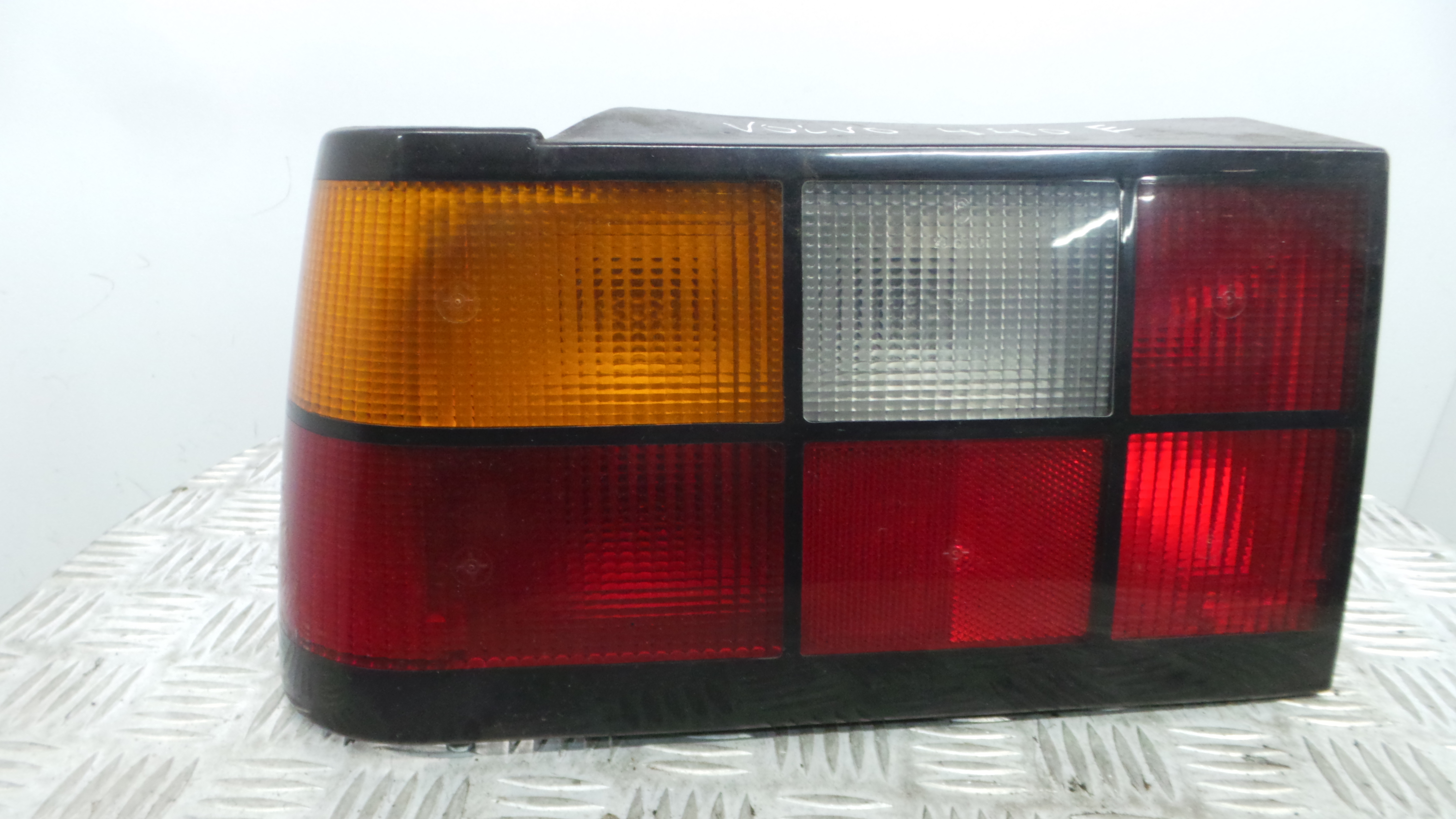 Farolim Stop Esq 463500 - VOLVO 440 (445)-33201735 Farolim Stop Esq 463500 - VOLVO 440 (445)-33201735