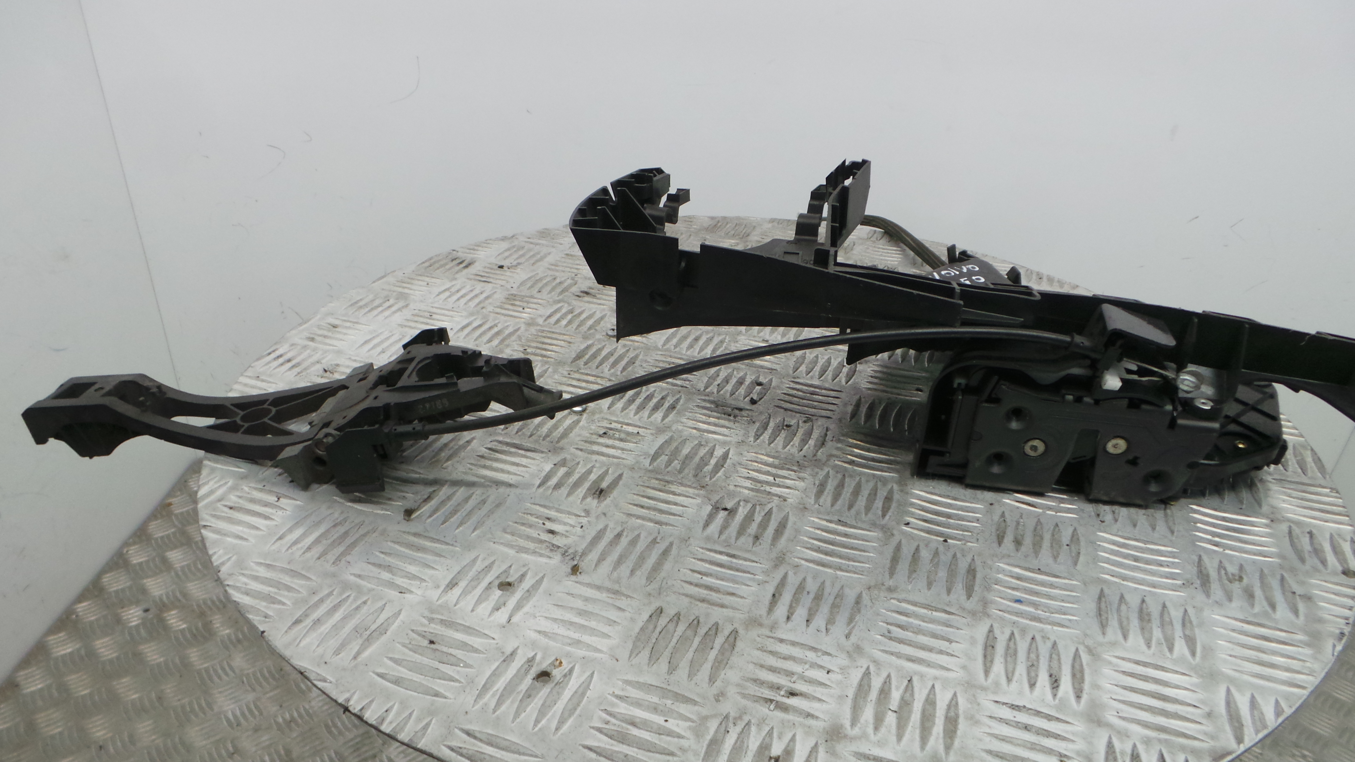 Fecho da Porta Frente Dto 240015103 - VOLVO V50 (545)-33201818