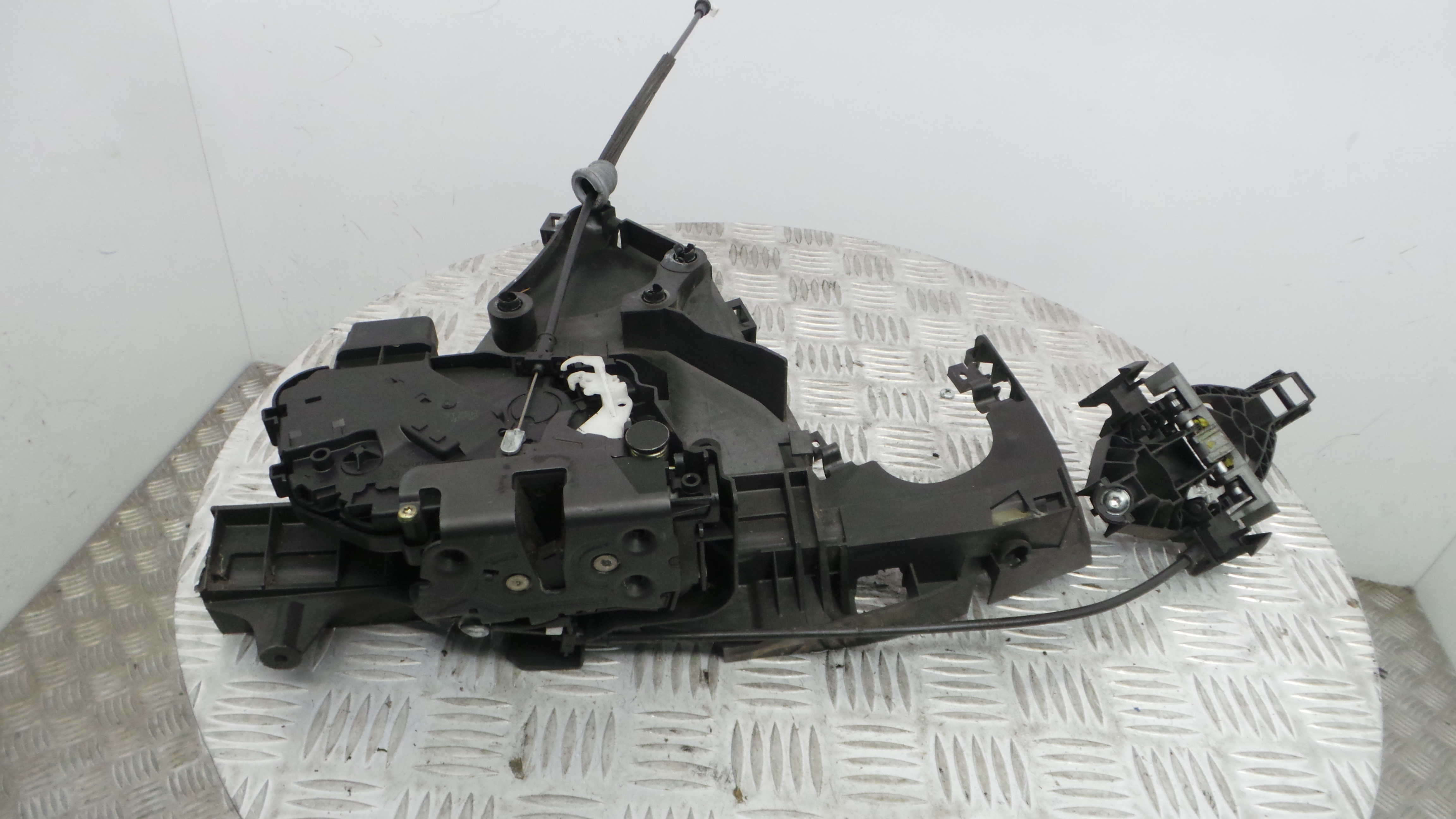 Fecho da Porta Frente Dto 240015103 - VOLVO V50 (545)-33201818