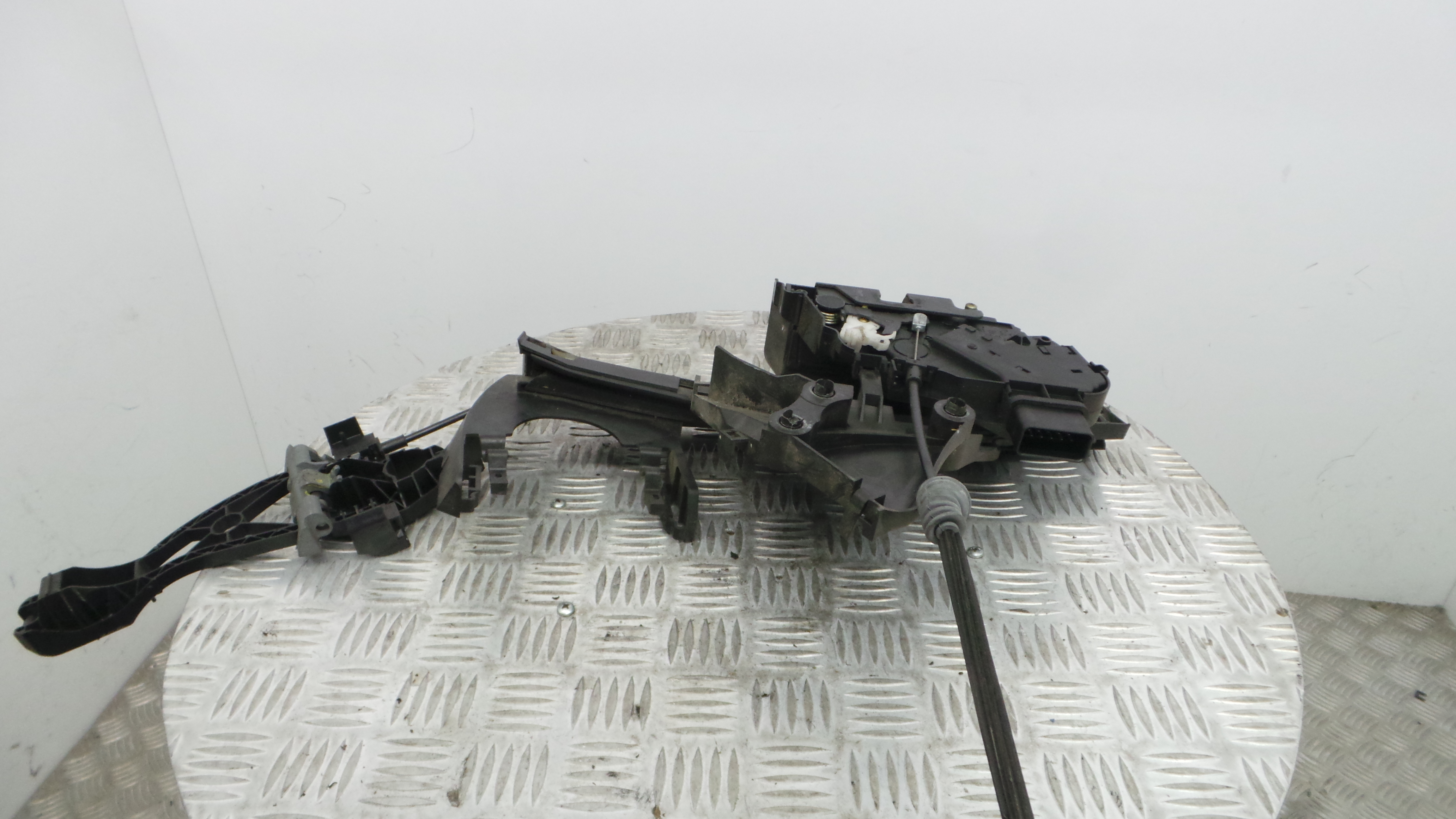 Fecho da Porta Frente Dto 240015103 - VOLVO V50 (545)-33201818