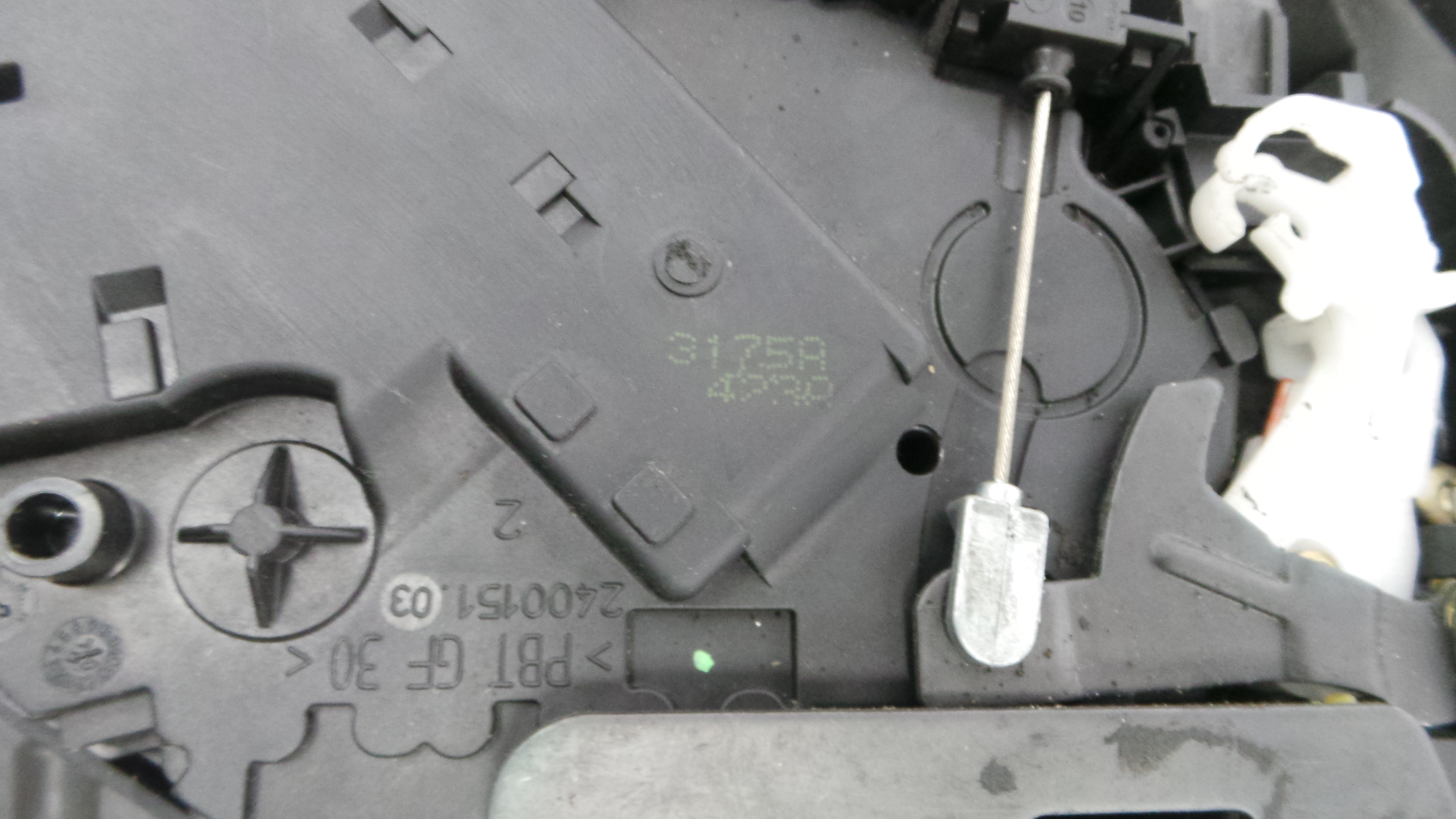 Fecho da Porta Frente Dto 240015103 - VOLVO V50 (545)-33201818