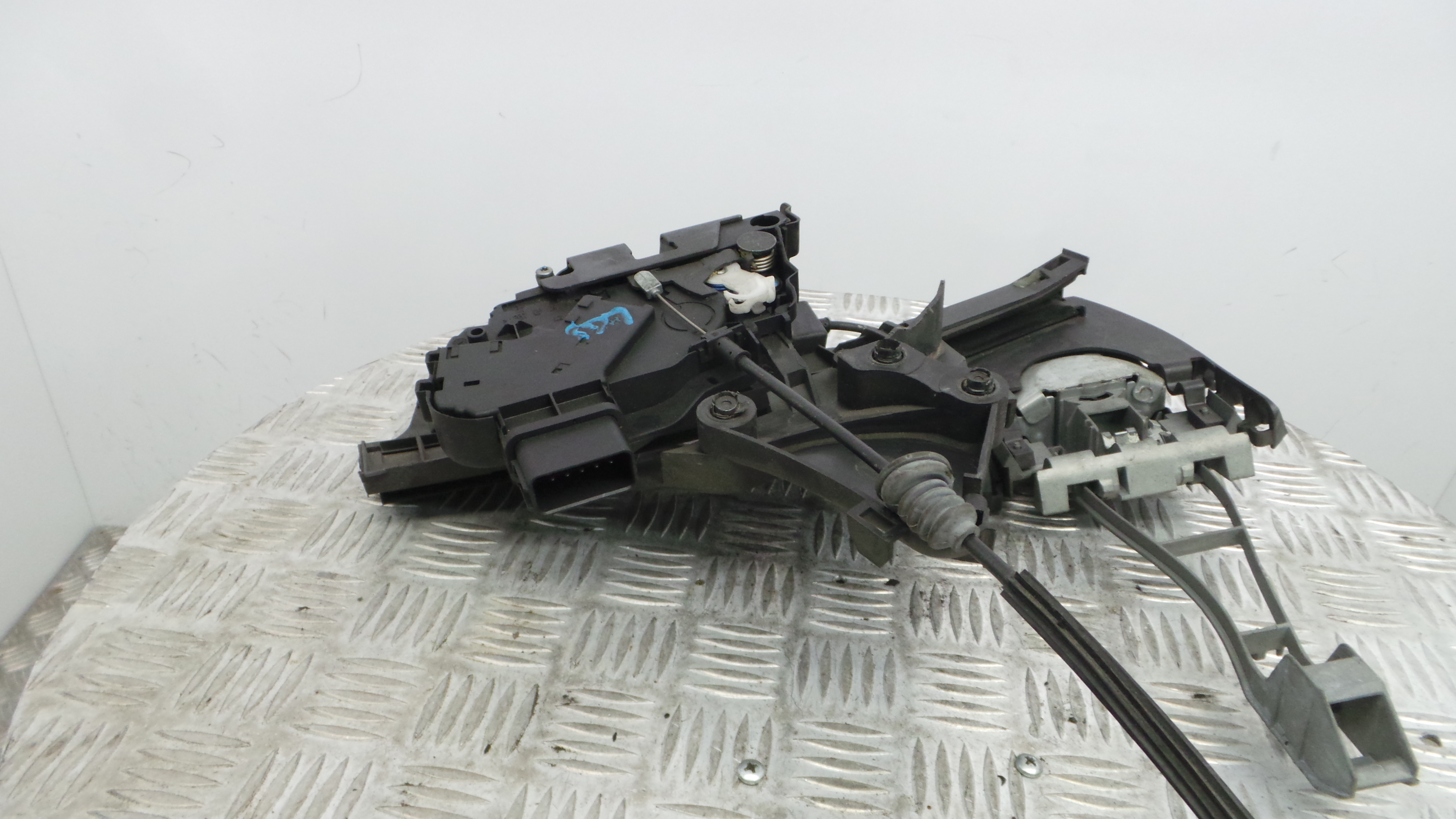 Fecho da Porta Frente Esq 240035500 - VOLVO V50 (545)-33201841