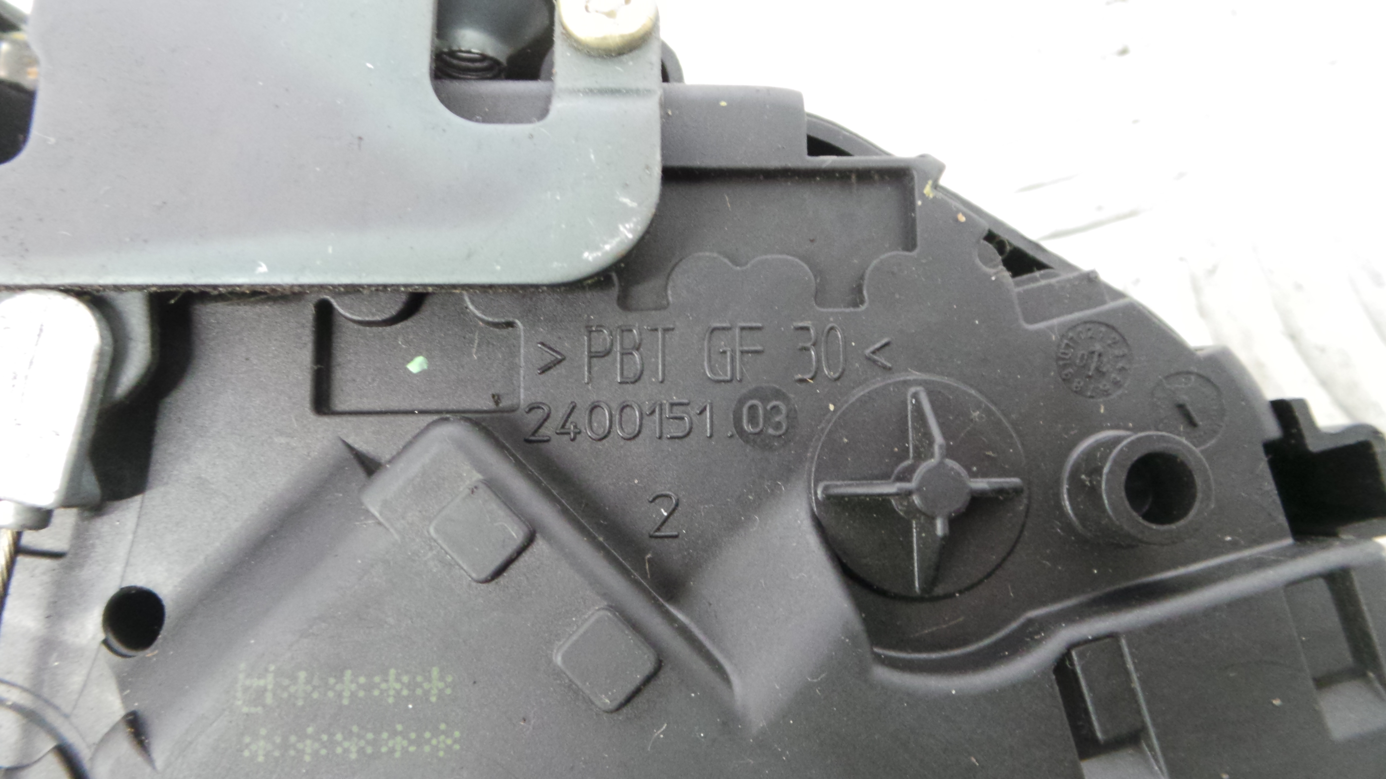 Fecho da Porta Trás Dto 240015103 - VOLVO V50 (545)-33201921