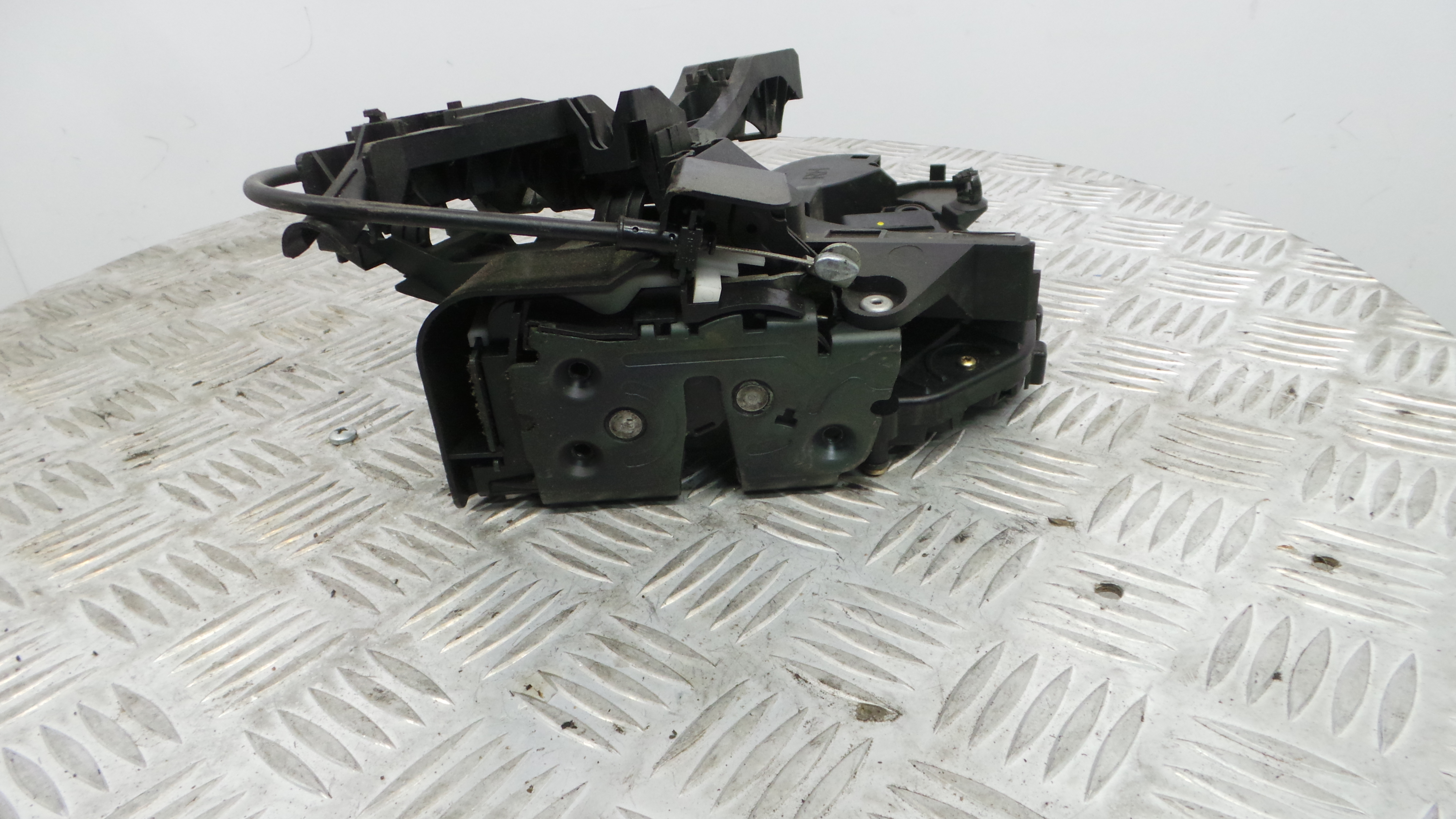 Fecho da Porta Trás Dto 240007508 - VOLVO V50 (545)-33201926 Fecho da Porta Trás Dto 240007508 - VOLVO V50 (545)-33201926