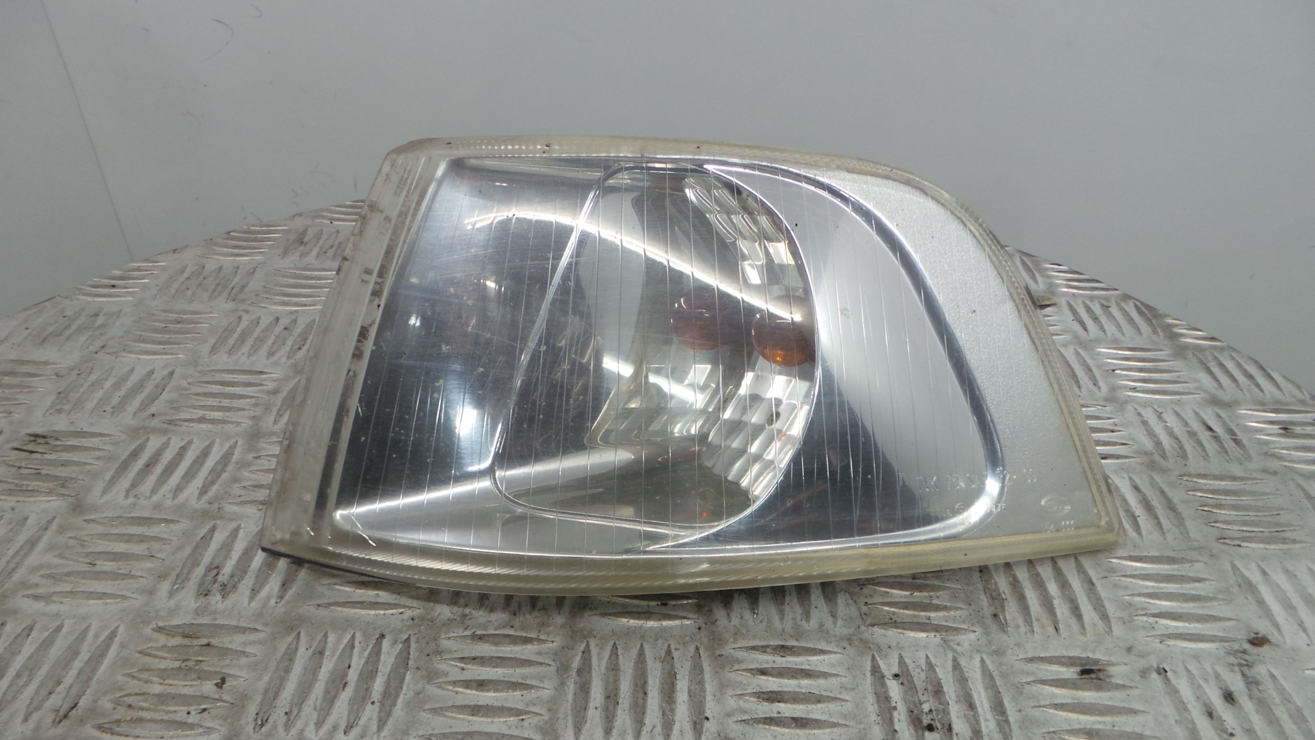 Farolim de Pisca Frente Esq 621835 - VOLVO V40 Combi (645)-33201931