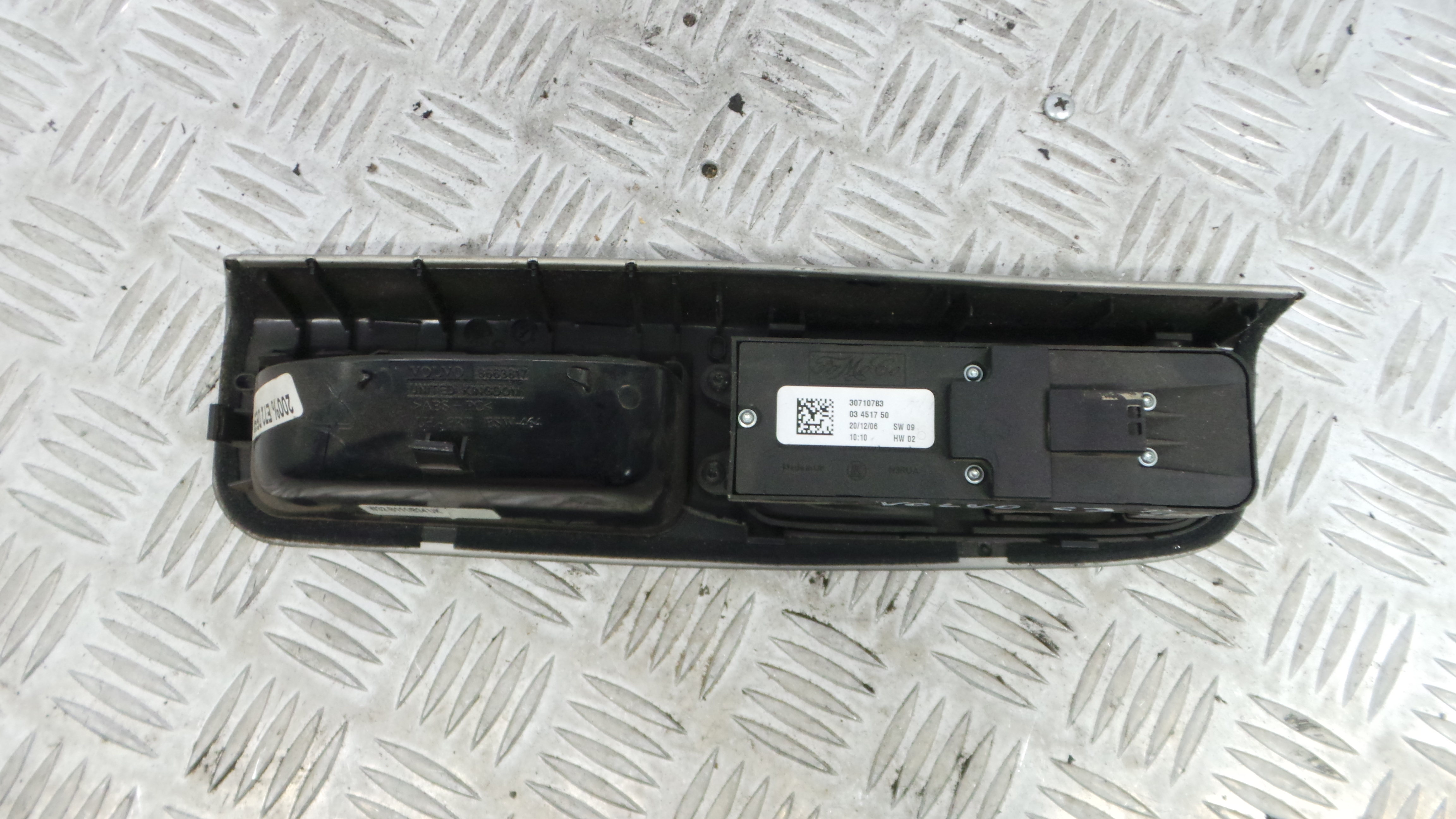 Interruptor / Comando Elevador Vidro Frente Esq  8663817 - VOLVO C30 (533)-33202029