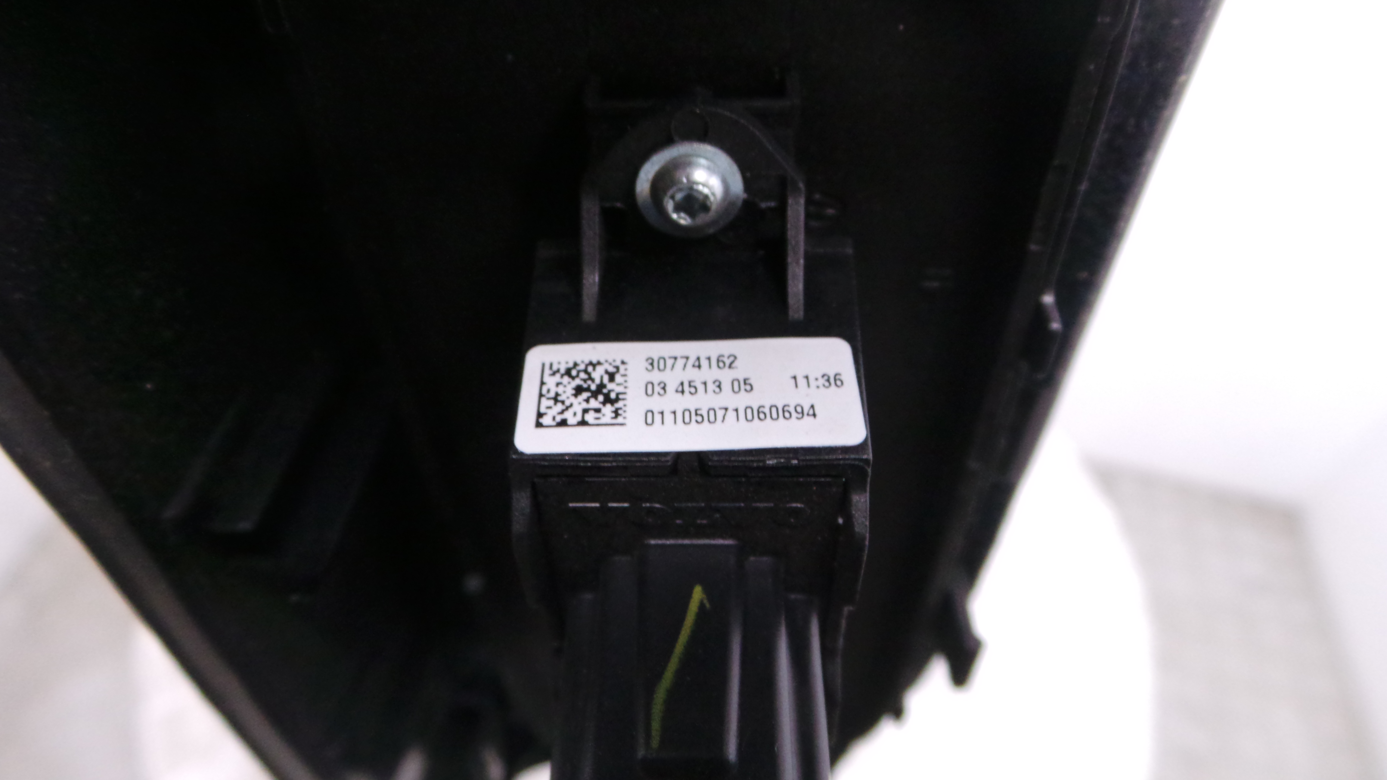 Interruptor / Comando Elevador Vidro Frente Dto 8663815 - VOLVO C30 (533)-33202033