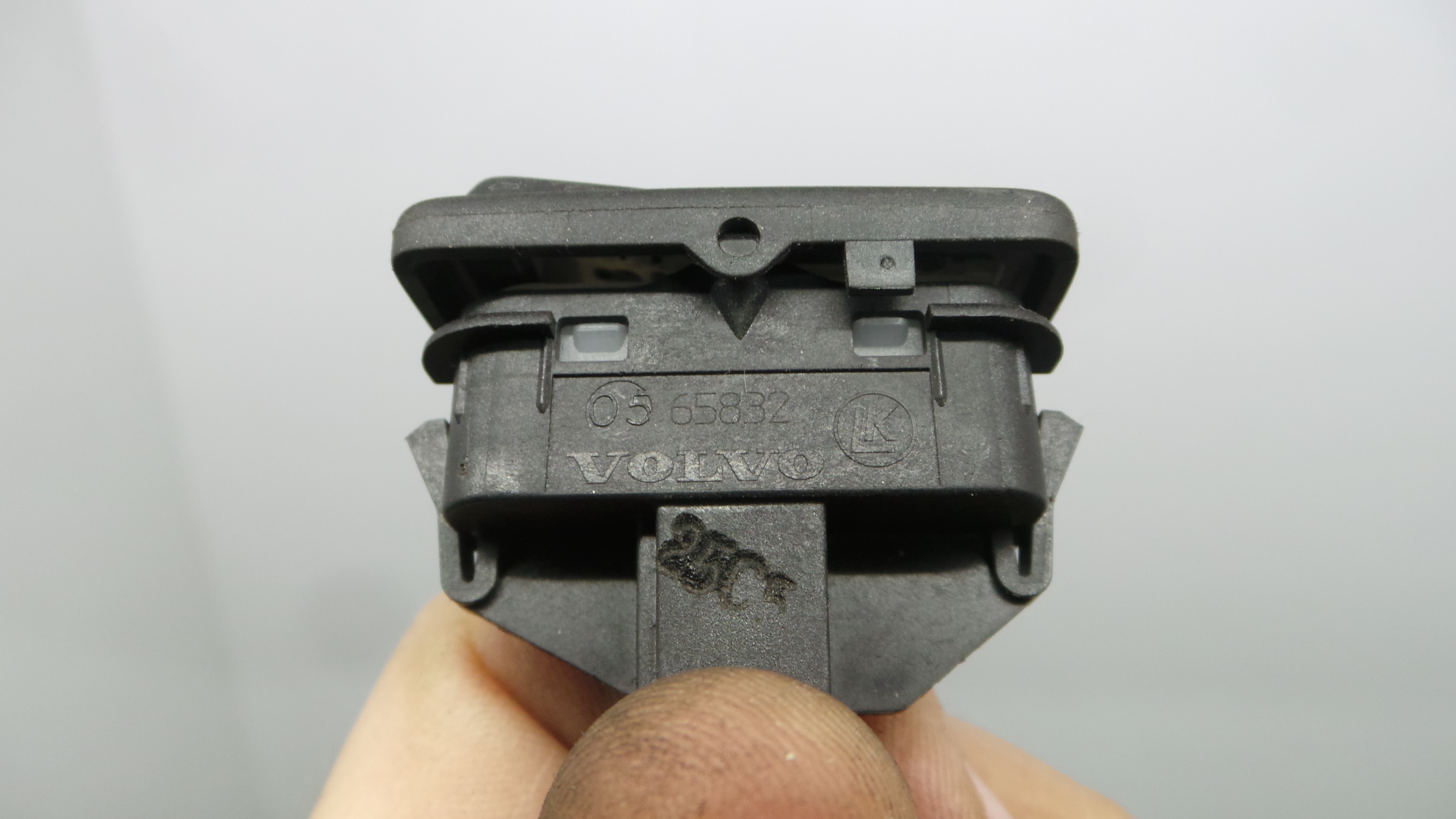 Botão de Bloqueio da Porta  0565832 - VOLVO V50 (545)-33202075