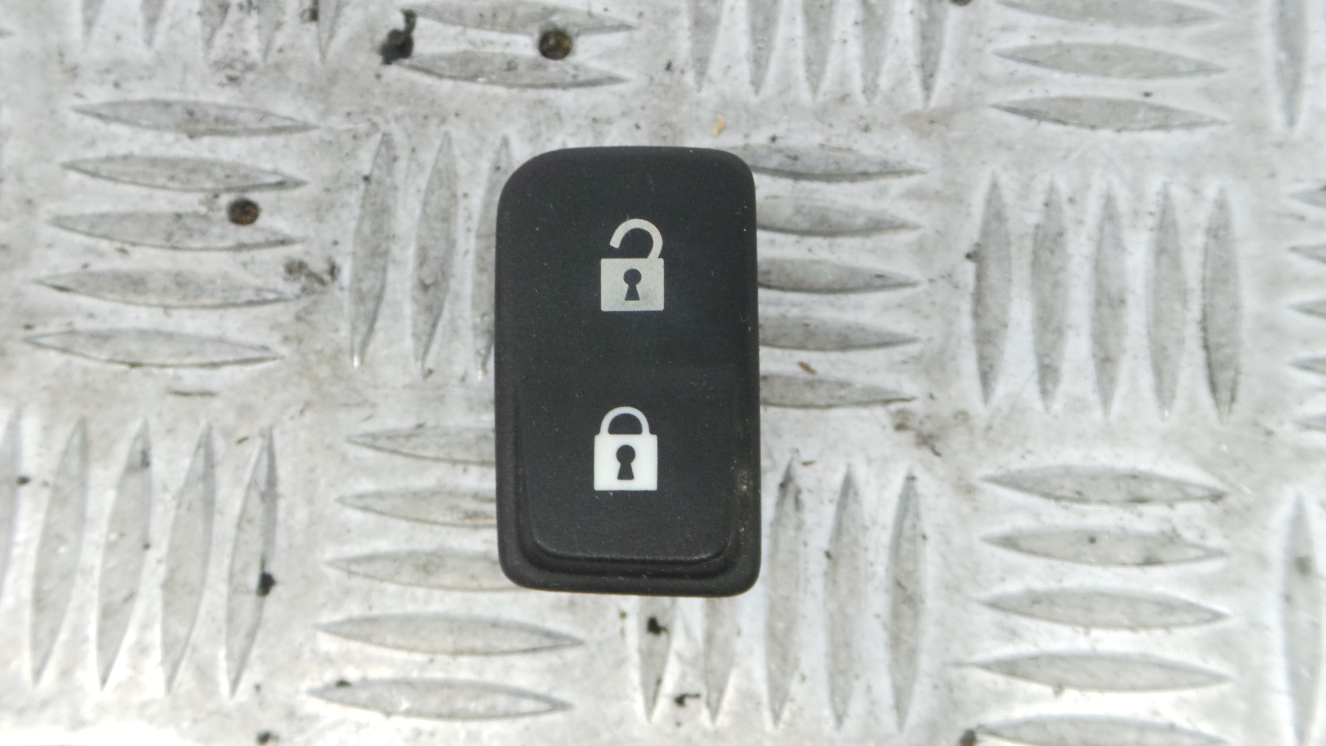 Botão de Bloqueio da Porta  0665832 - VOLVO C30 (533)-33202080