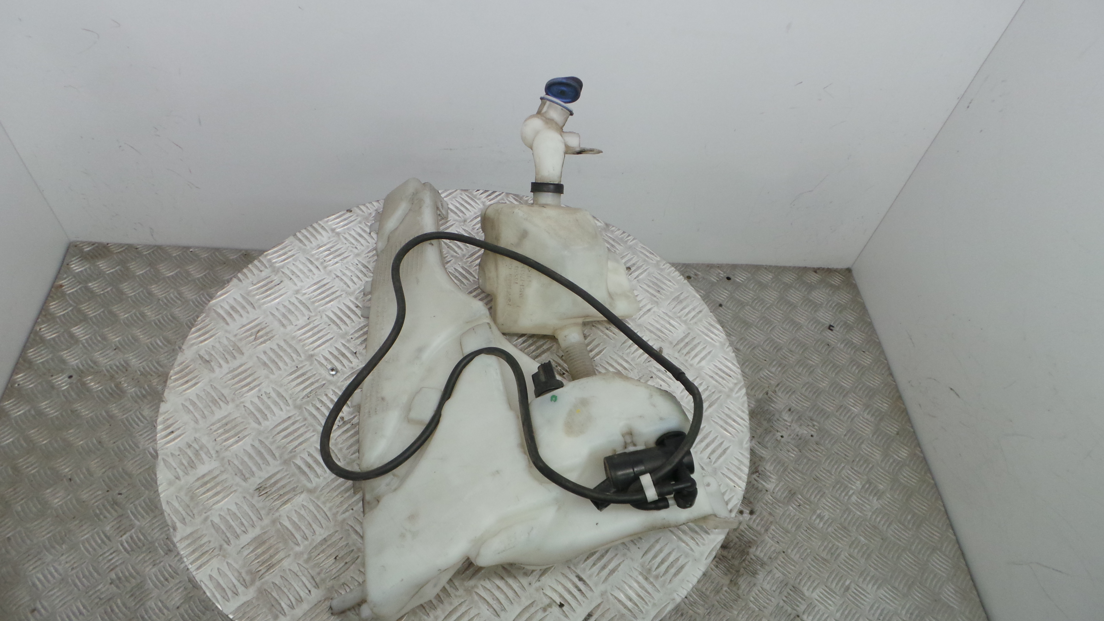 Depósito De Água Do Limpa-vidros 4N51-13K163-AC - VOLVO V50 (545)-33202155