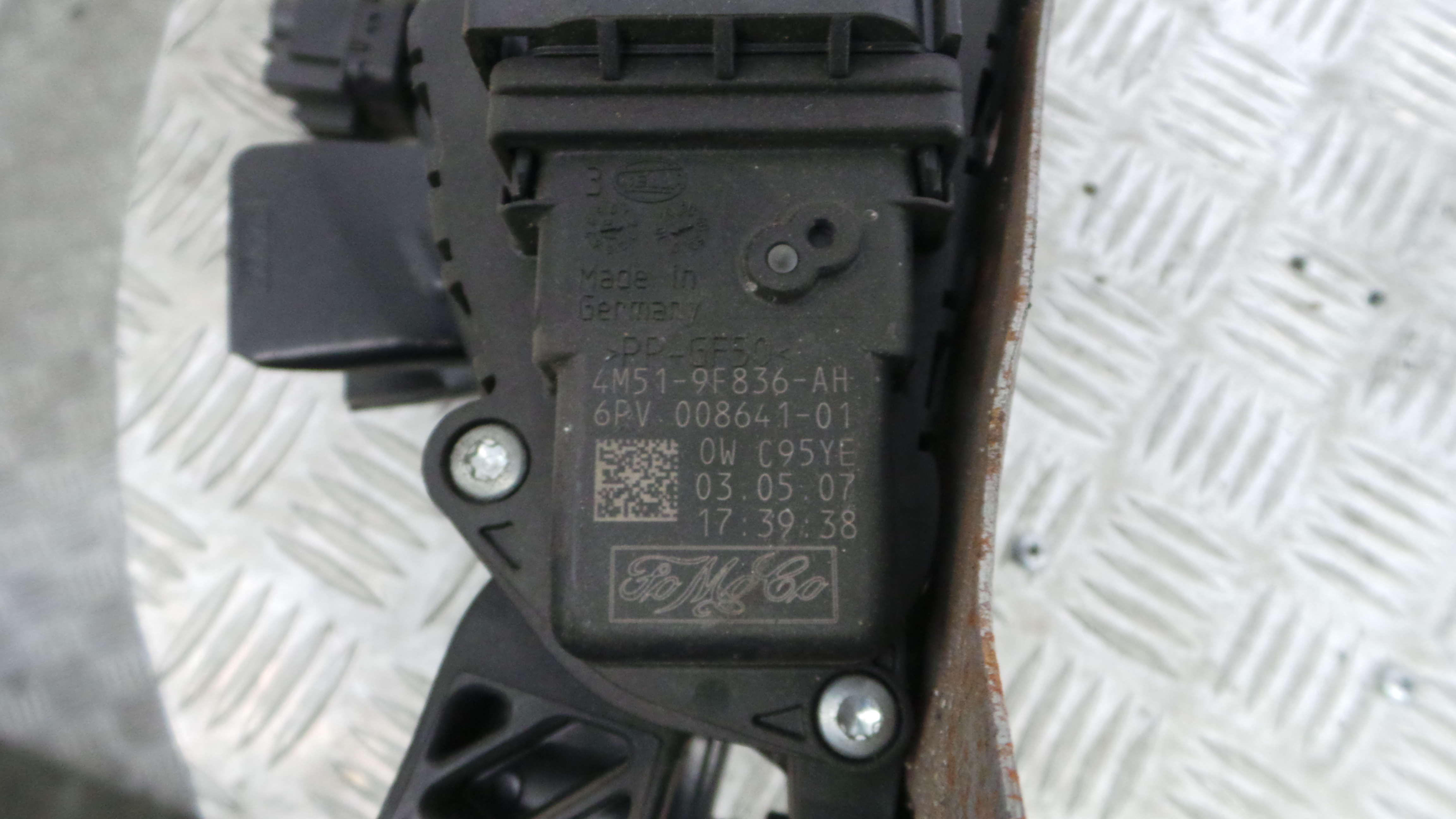 Pedal do Acelerador 4N51-2467-CF - VOLVO C30 (533)-33202176