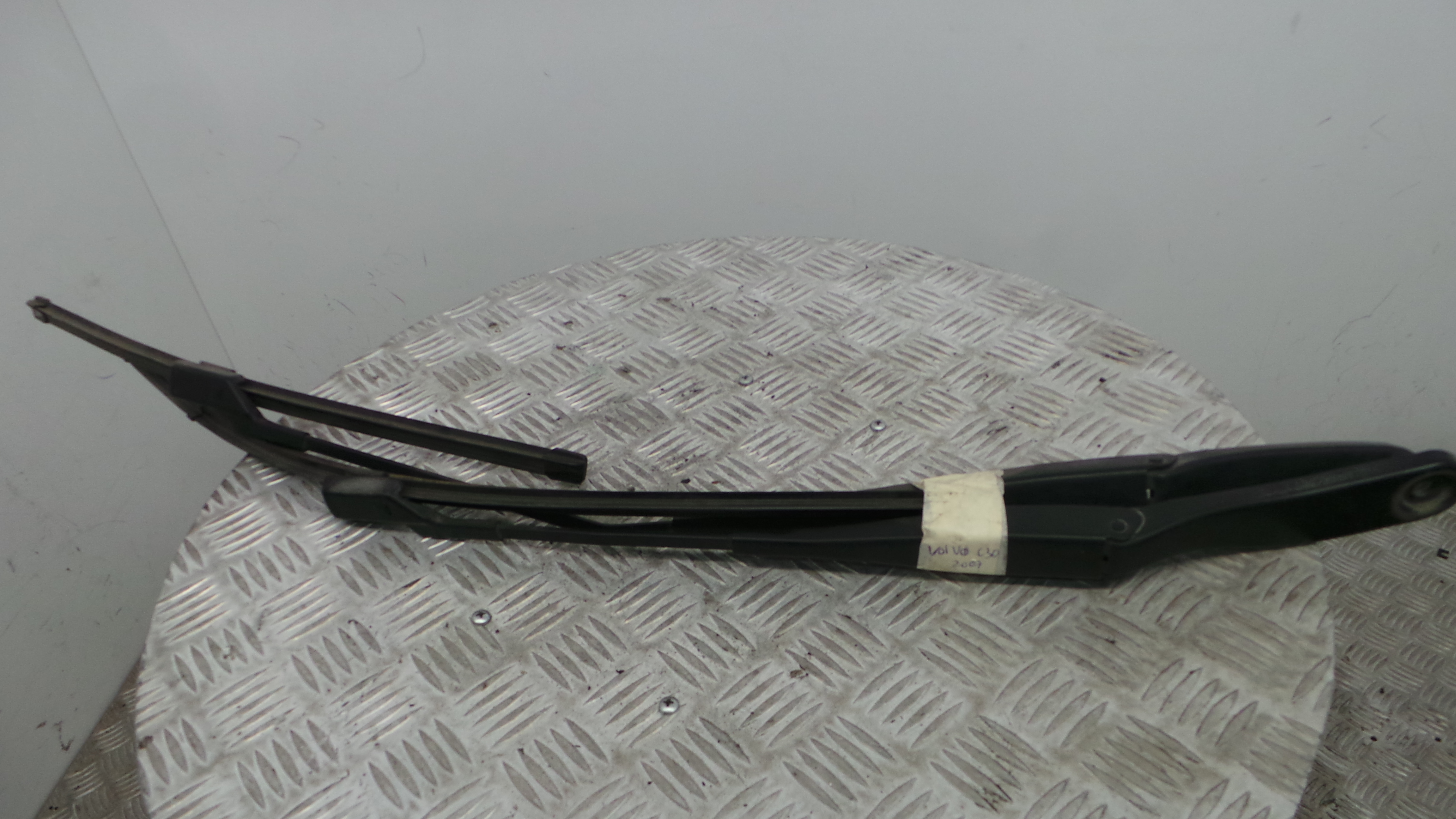 Braço Do Limpa-vidros 8623160 - VOLVO C30 (533)-33202206 Braço Do Limpa-vidros 8623160 - VOLVO C30 (533)-33202206