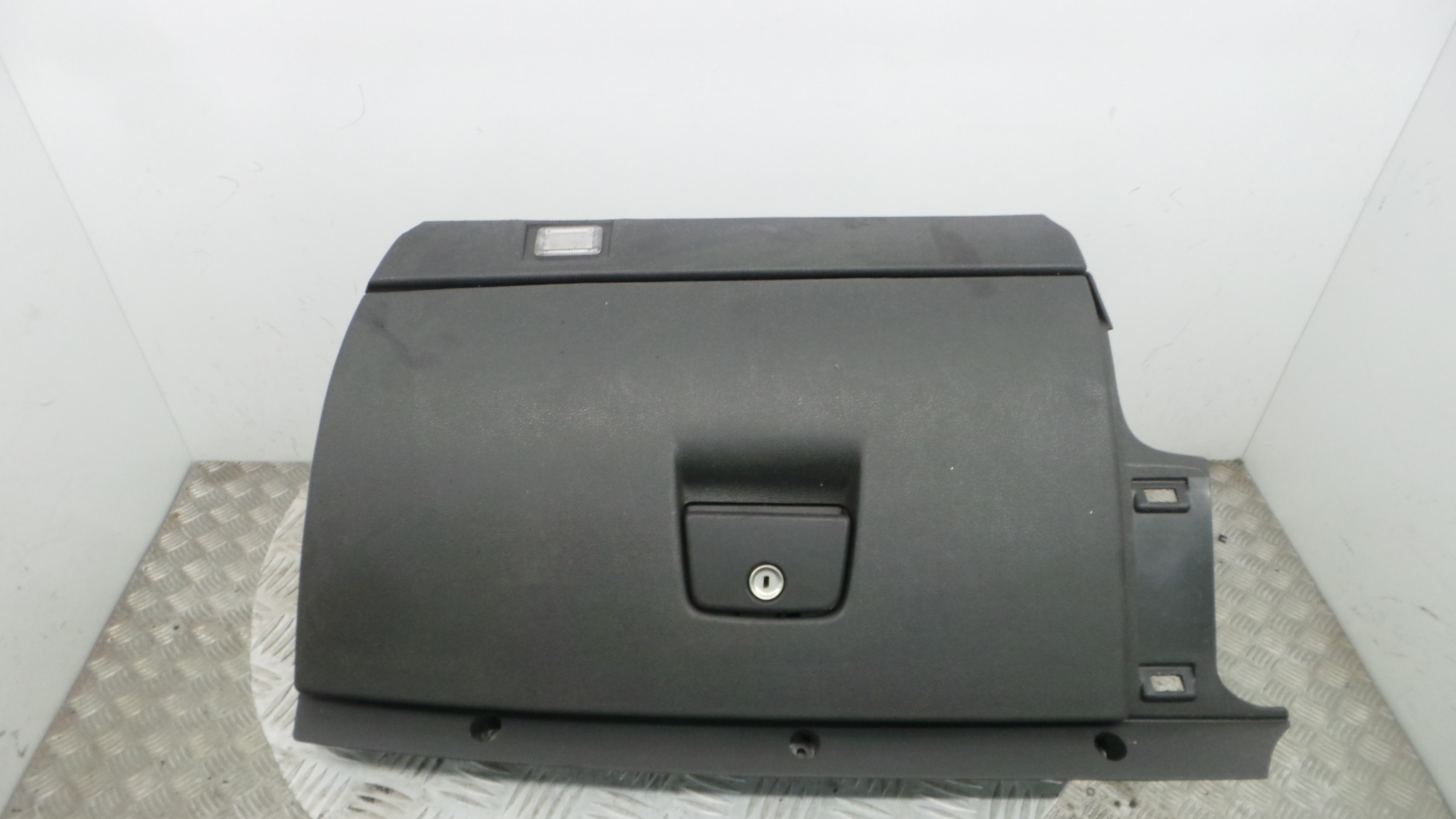 Porta Luvas  39871860 - VOLVO C30 (533)-33202214 Porta Luvas  39871860 - VOLVO C30 (533)-33202214